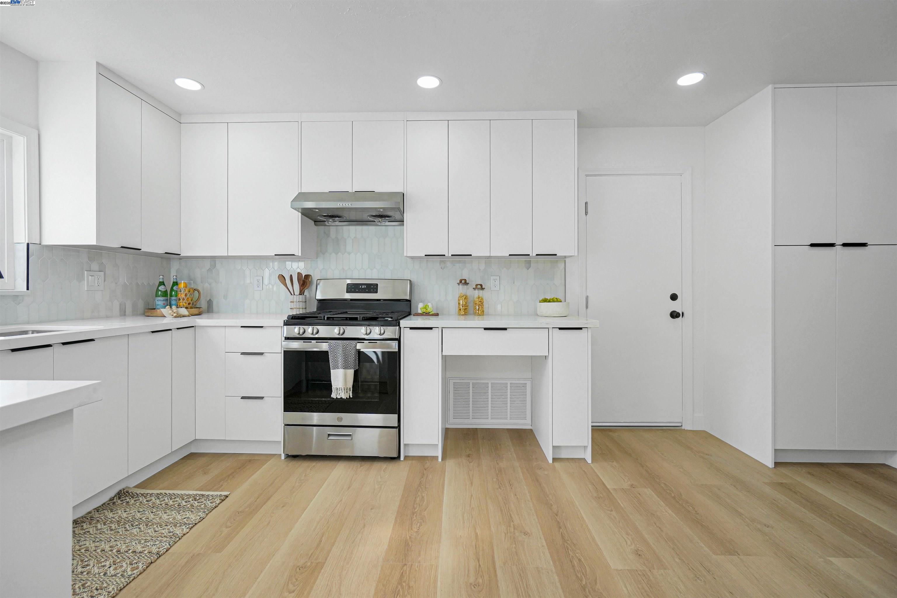 Detail Gallery Image 10 of 37 For 2126 Gross St, Milpitas,  CA 95035 - 4 Beds | 2 Baths