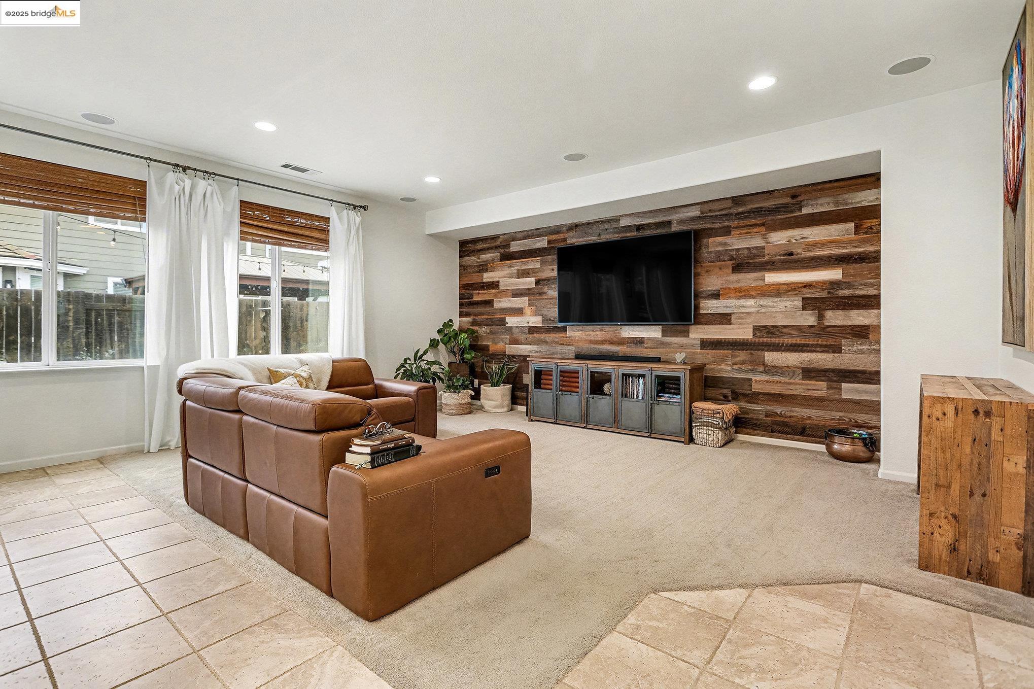 Detail Gallery Image 13 of 39 For 4794 Snowy Egret Way, Oakley,  CA 94561 - 4 Beds | 2/1 Baths