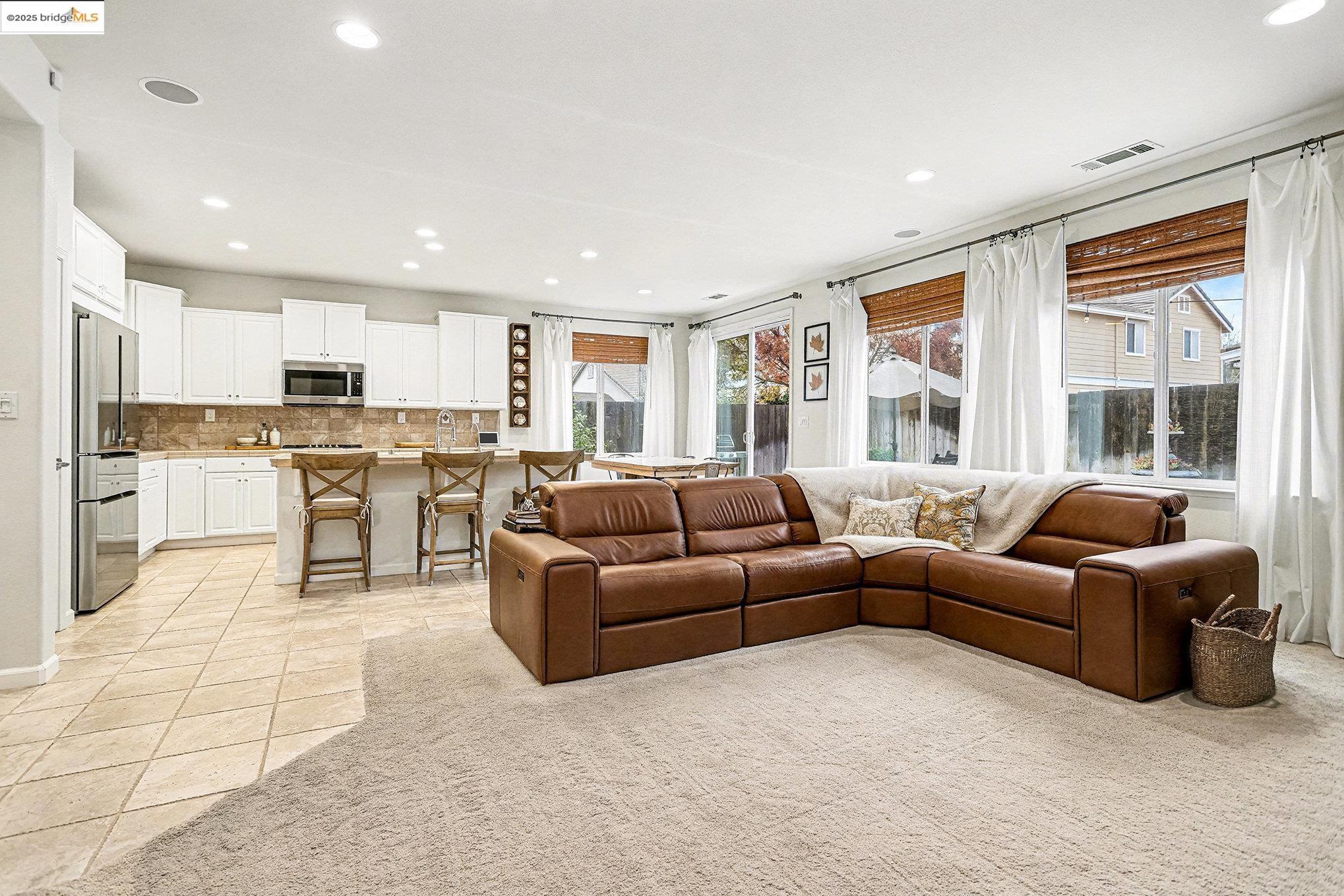 Detail Gallery Image 15 of 39 For 4794 Snowy Egret Way, Oakley,  CA 94561 - 4 Beds | 2/1 Baths