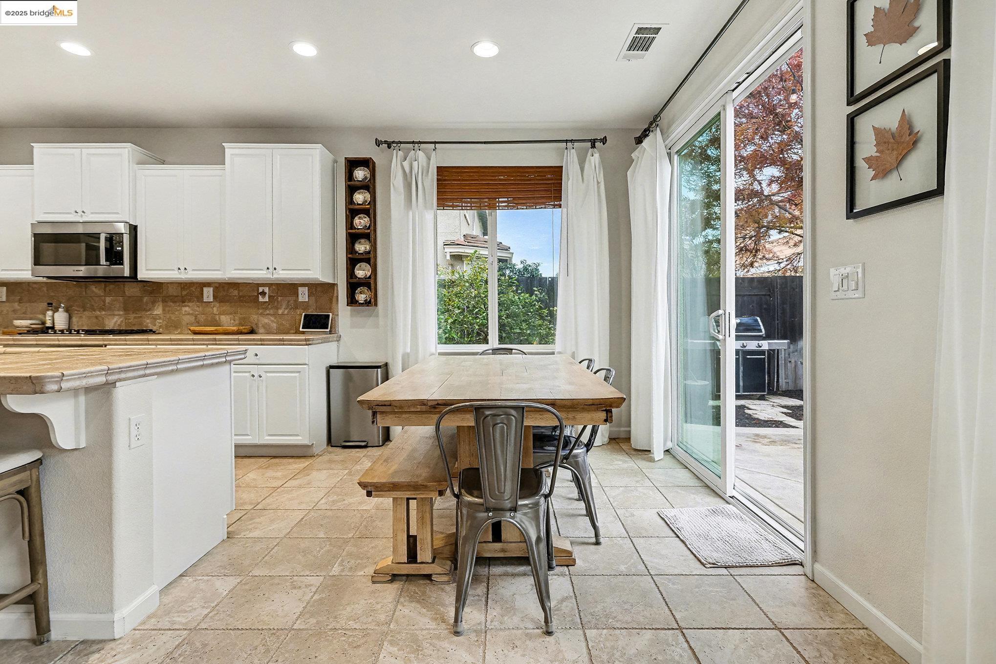 Detail Gallery Image 16 of 39 For 4794 Snowy Egret Way, Oakley,  CA 94561 - 4 Beds | 2/1 Baths