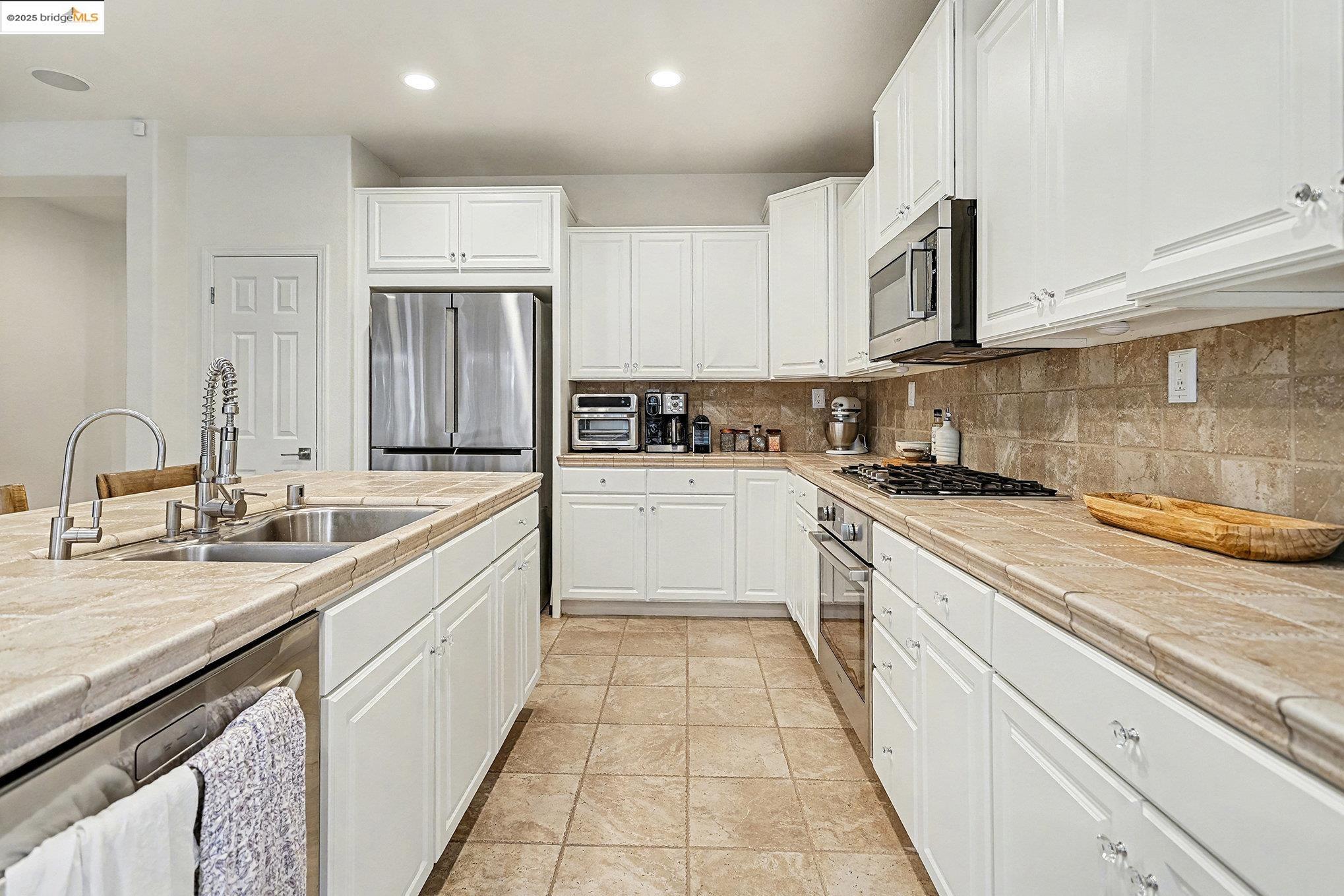 Detail Gallery Image 19 of 39 For 4794 Snowy Egret Way, Oakley,  CA 94561 - 4 Beds | 2/1 Baths