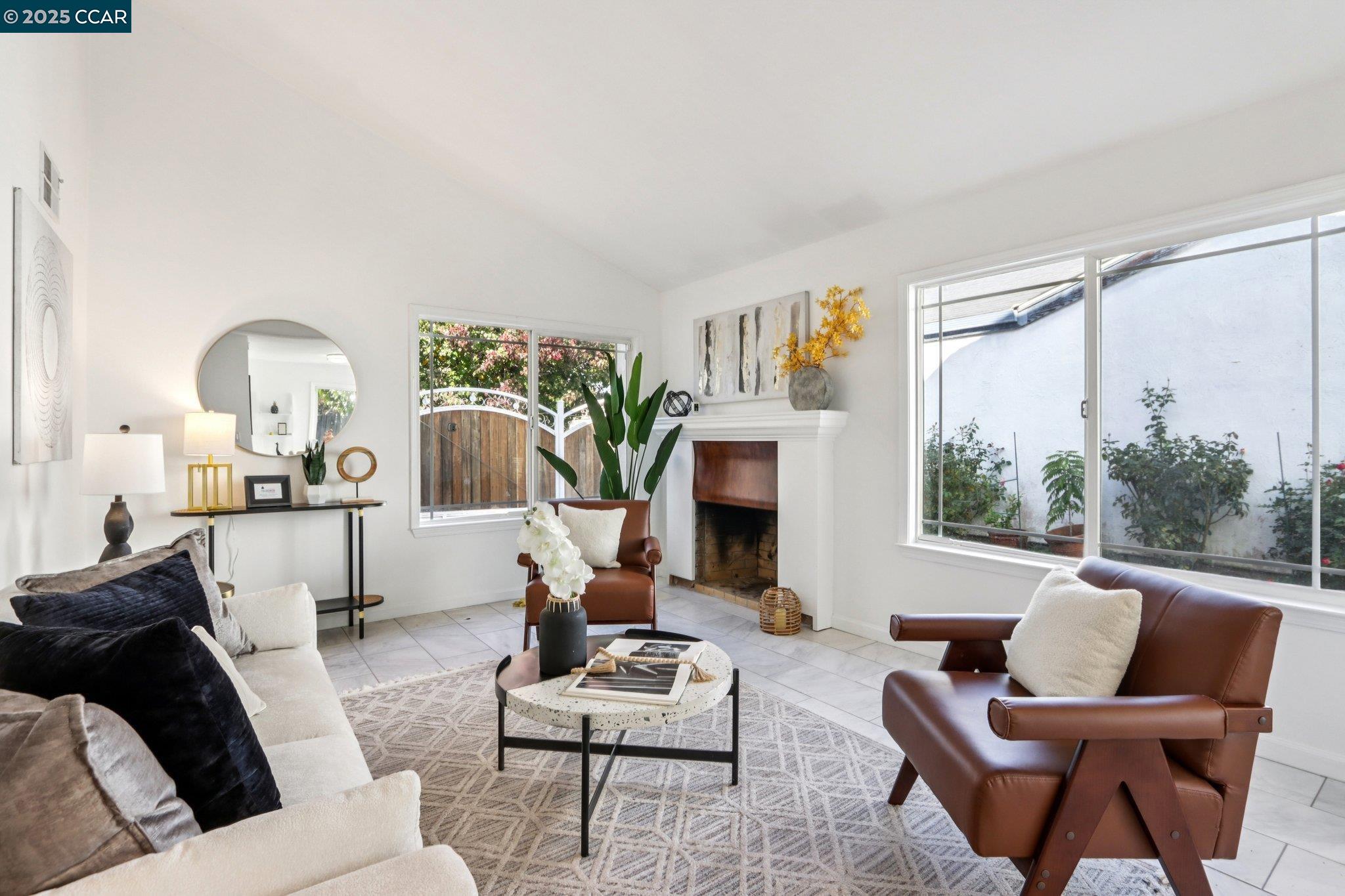 Detail Gallery Image 8 of 48 For 1998 Edgeview Dr, San Jose,  CA 95122 - 4 Beds | 3 Baths