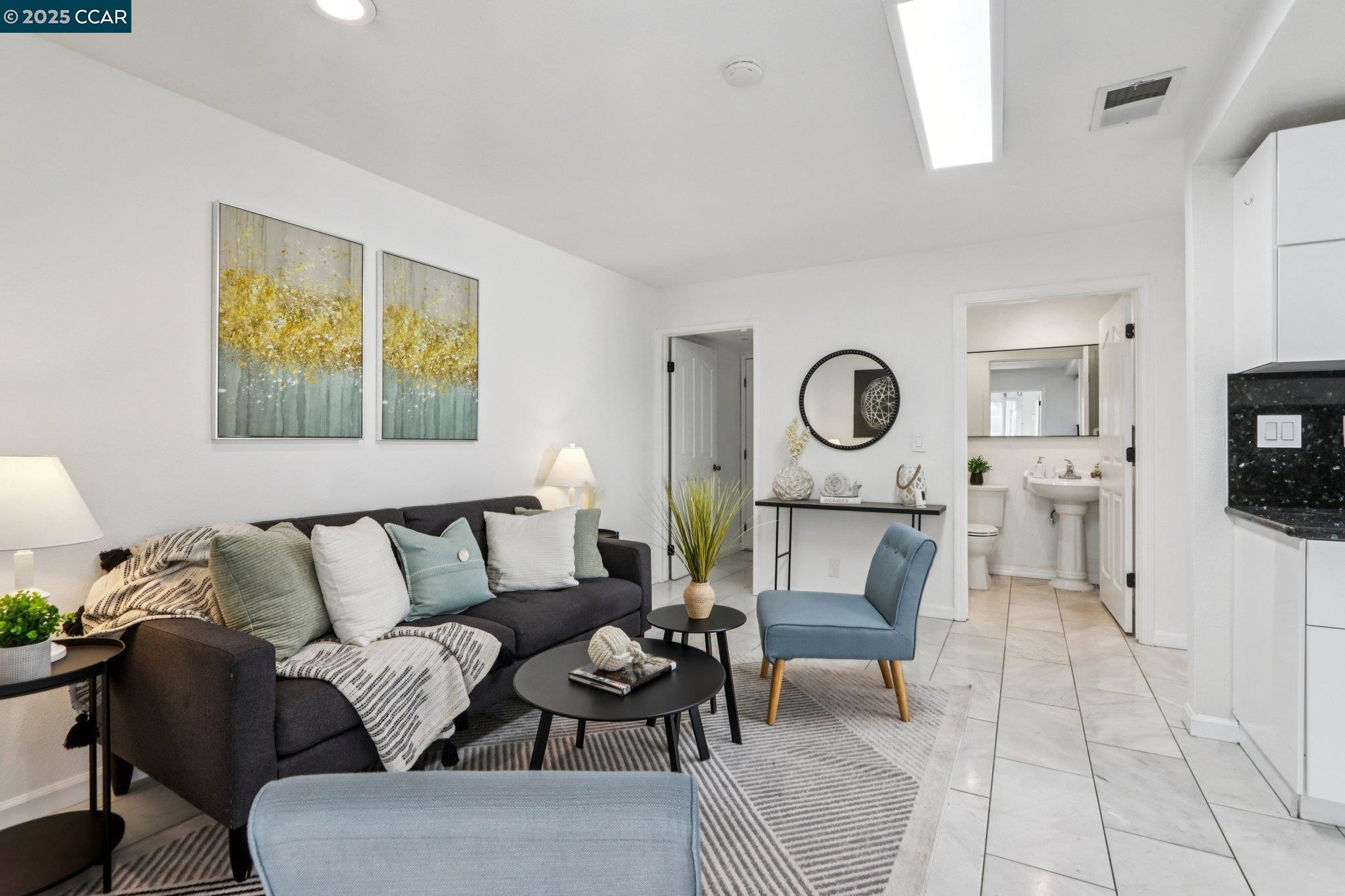 Detail Gallery Image 14 of 48 For 1998 Edgeview Dr, San Jose,  CA 95122 - 4 Beds | 3 Baths