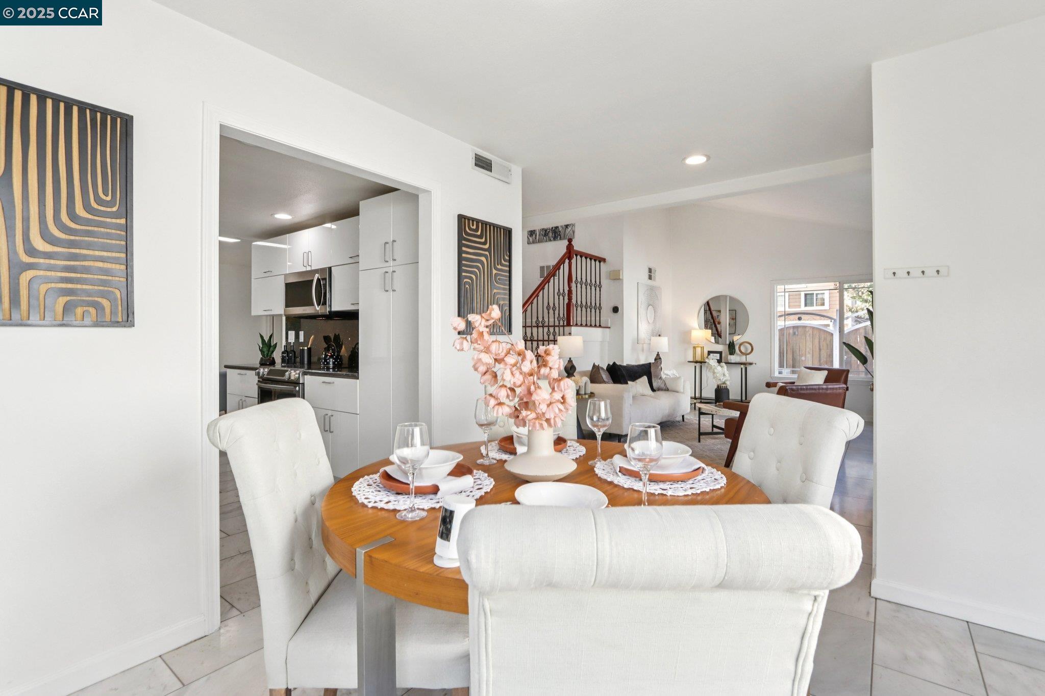 Detail Gallery Image 17 of 48 For 1998 Edgeview Dr, San Jose,  CA 95122 - 4 Beds | 3 Baths