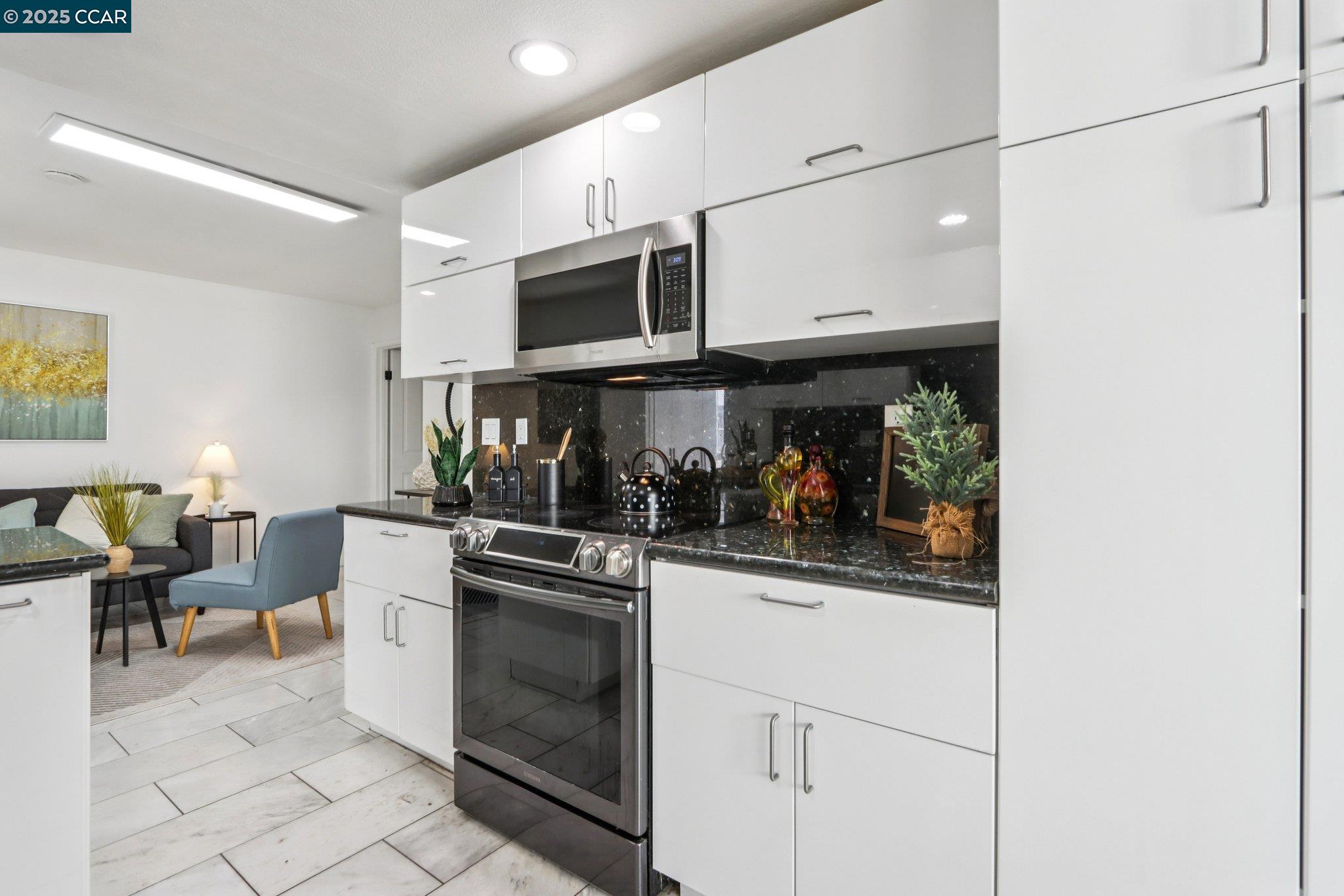 Detail Gallery Image 20 of 48 For 1998 Edgeview Dr, San Jose,  CA 95122 - 4 Beds | 3 Baths