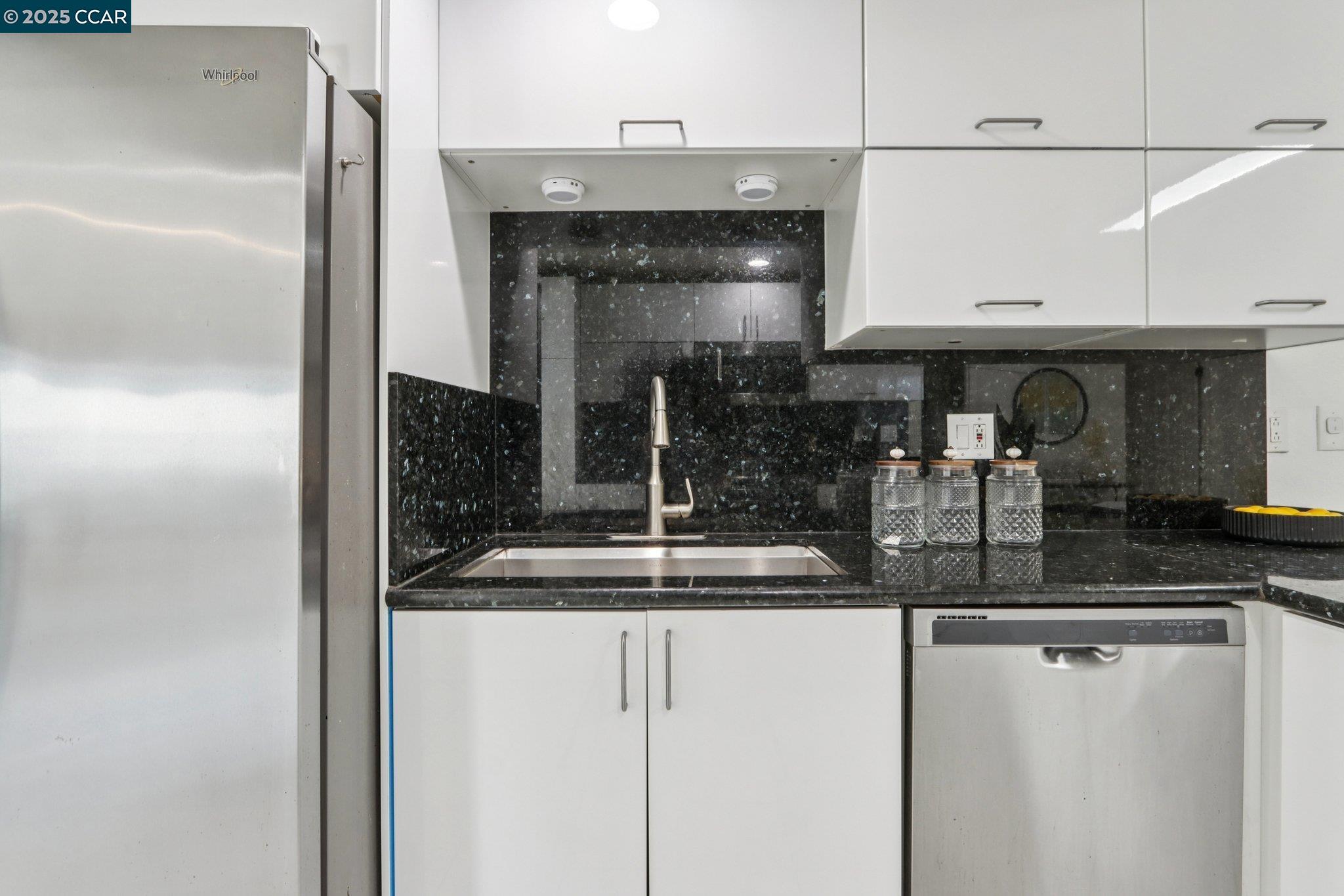 Detail Gallery Image 21 of 48 For 1998 Edgeview Dr, San Jose,  CA 95122 - 4 Beds | 3 Baths