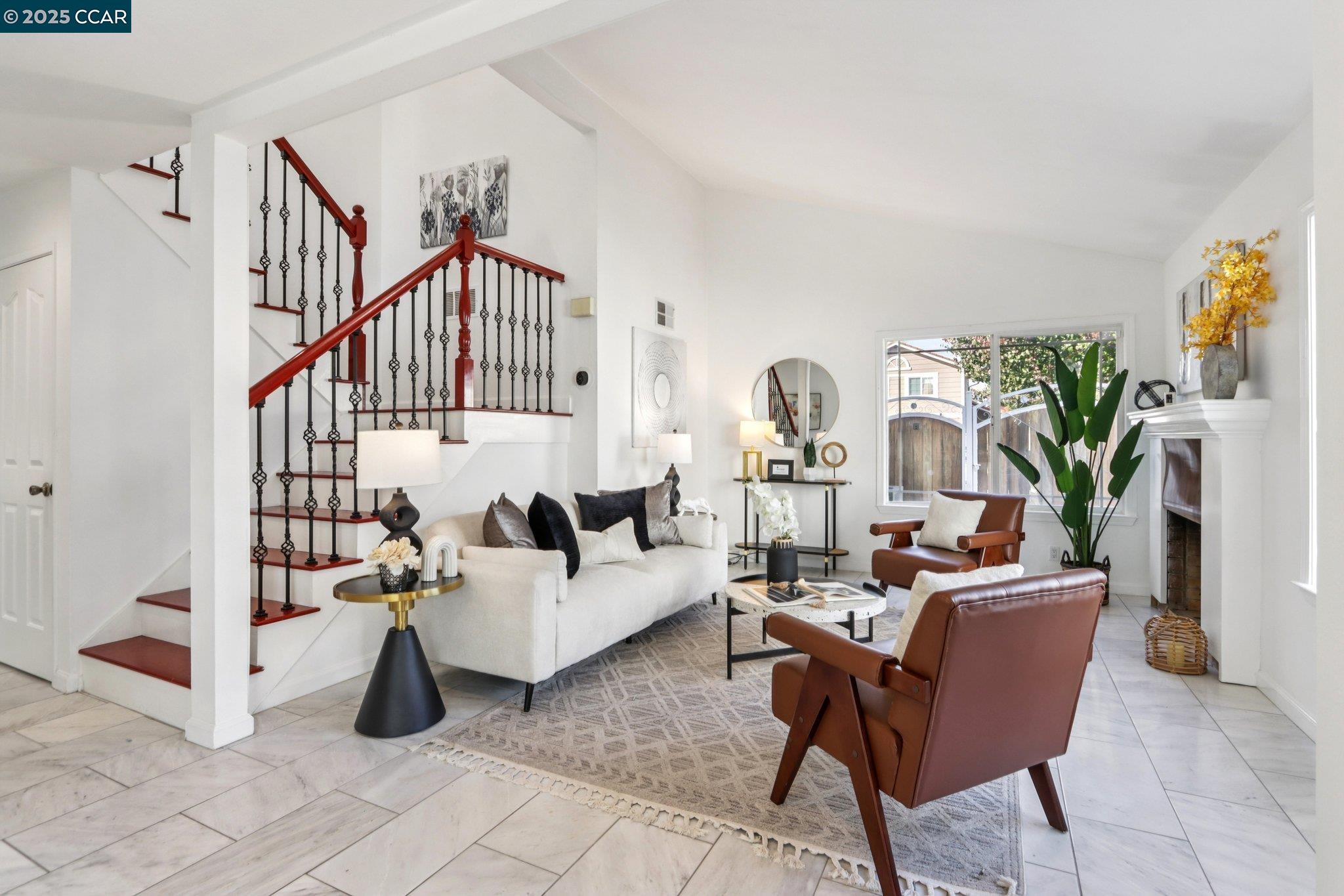 Detail Gallery Image 5 of 48 For 1998 Edgeview Dr, San Jose,  CA 95122 - 4 Beds | 3 Baths