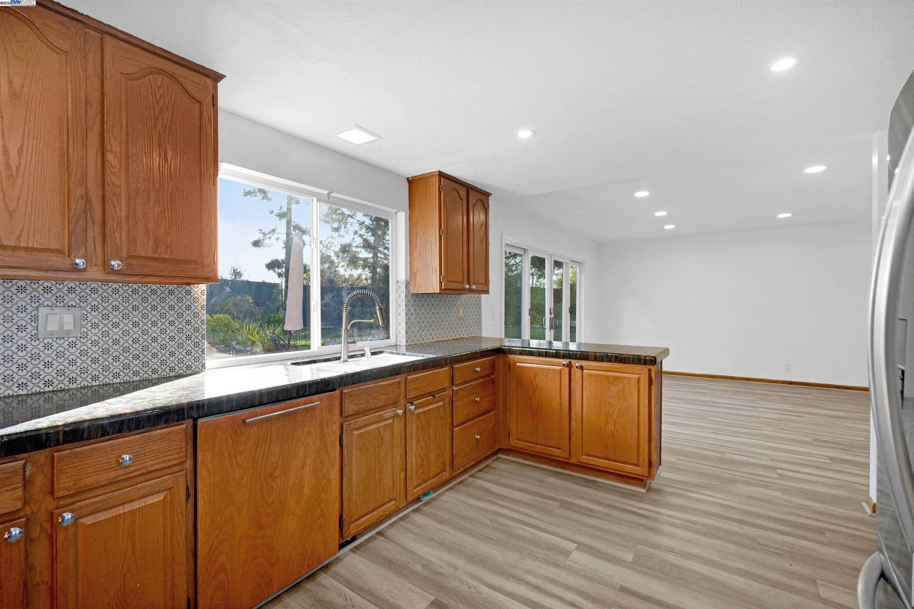 Detail Gallery Image 13 of 50 For 3608 Siskiyou Ct, Hayward,  CA 94542 - 4 Beds | 3 Baths