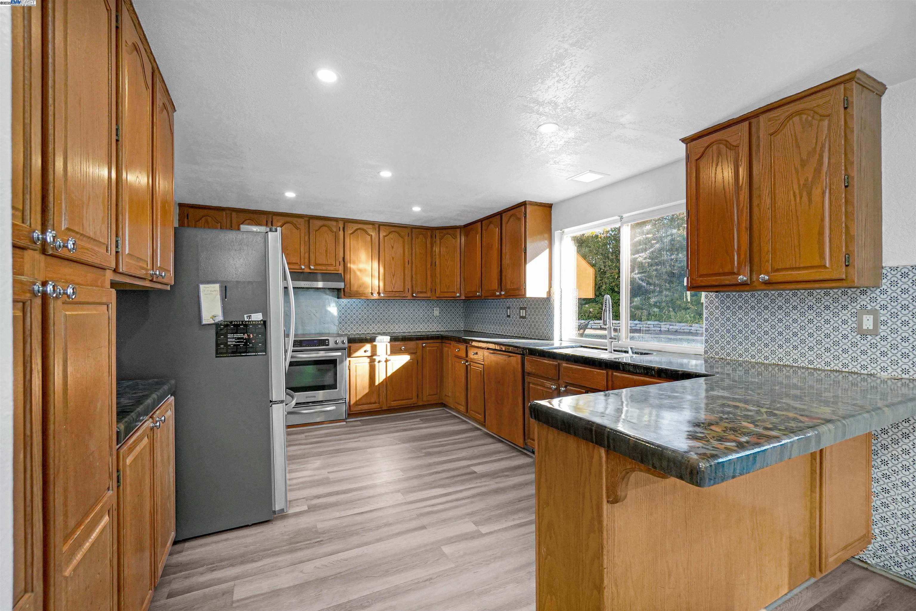 Detail Gallery Image 15 of 50 For 3608 Siskiyou Ct, Hayward,  CA 94542 - 4 Beds | 3 Baths