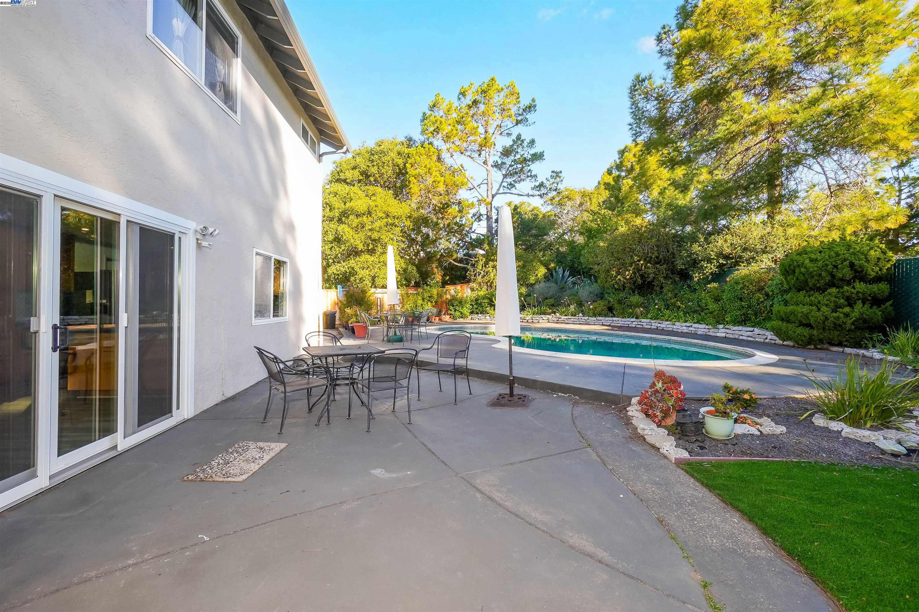 Detail Gallery Image 38 of 50 For 3608 Siskiyou Ct, Hayward,  CA 94542 - 4 Beds | 3 Baths