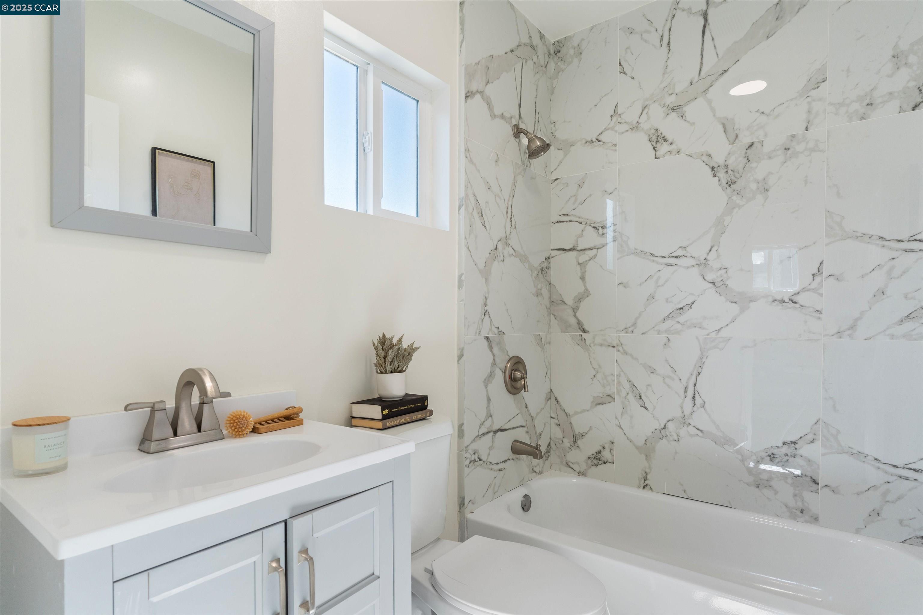 Detail Gallery Image 14 of 30 For 1319 Kelsey Street, Richmond,  CA 94801 - 2 Beds | 1 Baths