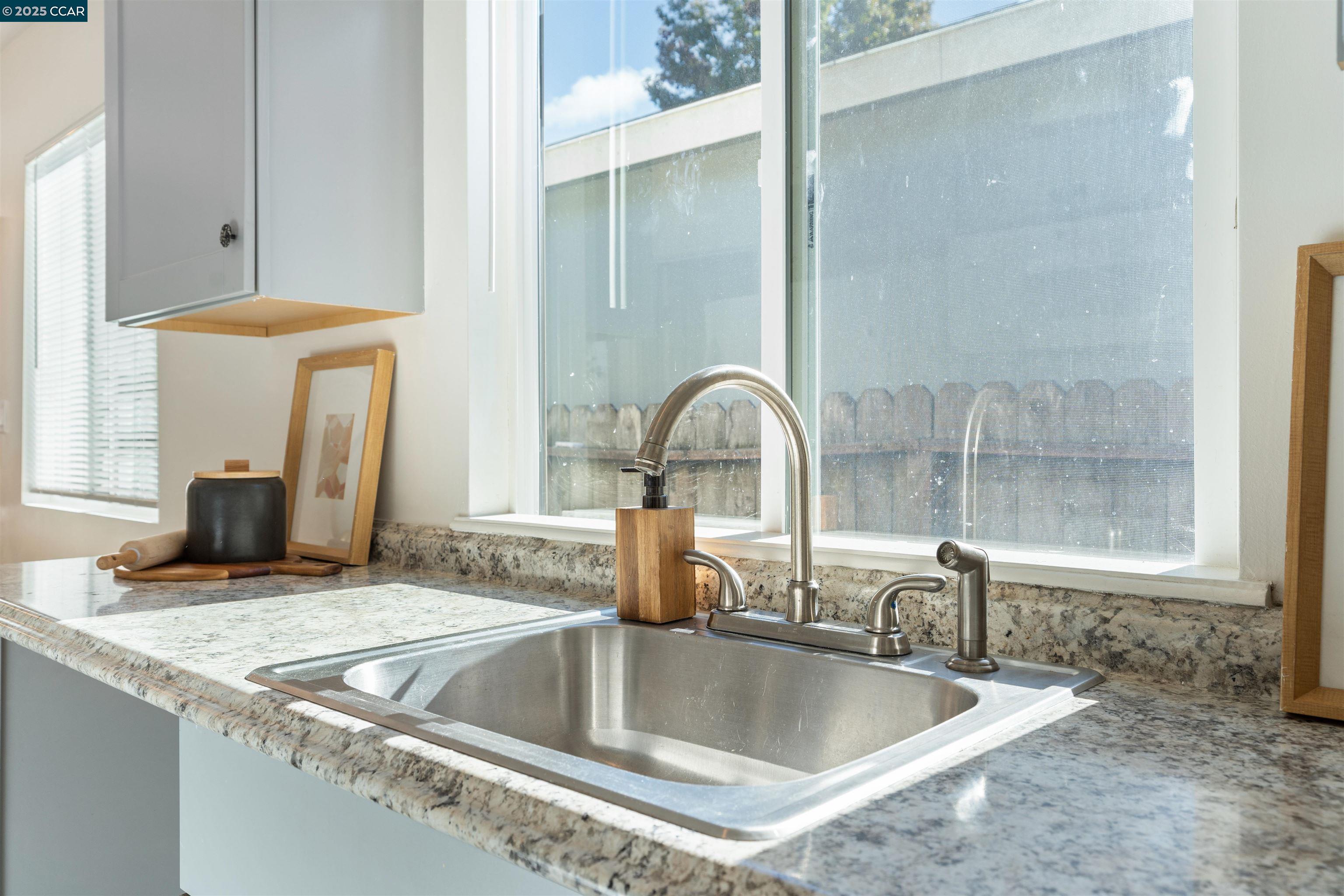 Detail Gallery Image 15 of 30 For 1319 Kelsey Street, Richmond,  CA 94801 - 2 Beds | 1 Baths