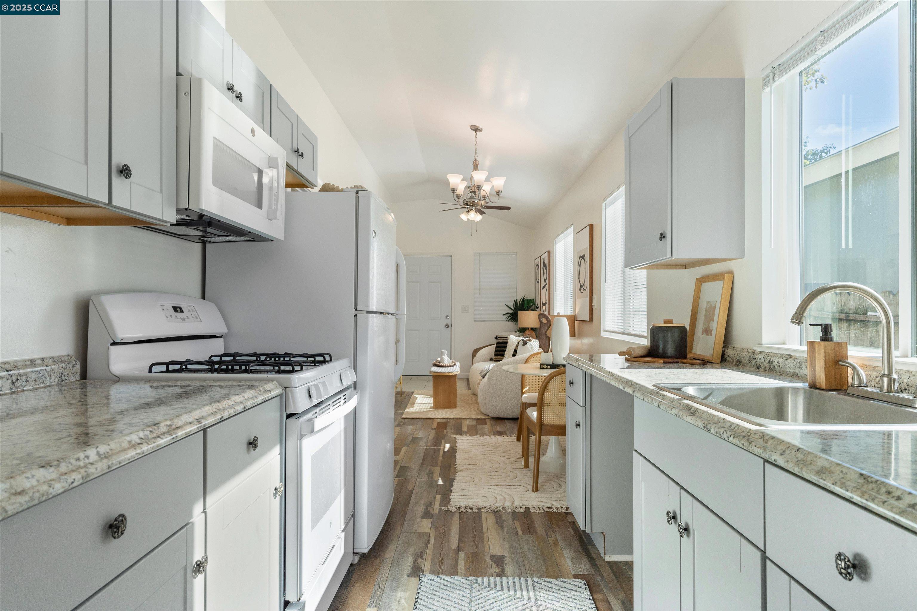 Detail Gallery Image 16 of 30 For 1319 Kelsey Street, Richmond,  CA 94801 - 2 Beds | 1 Baths