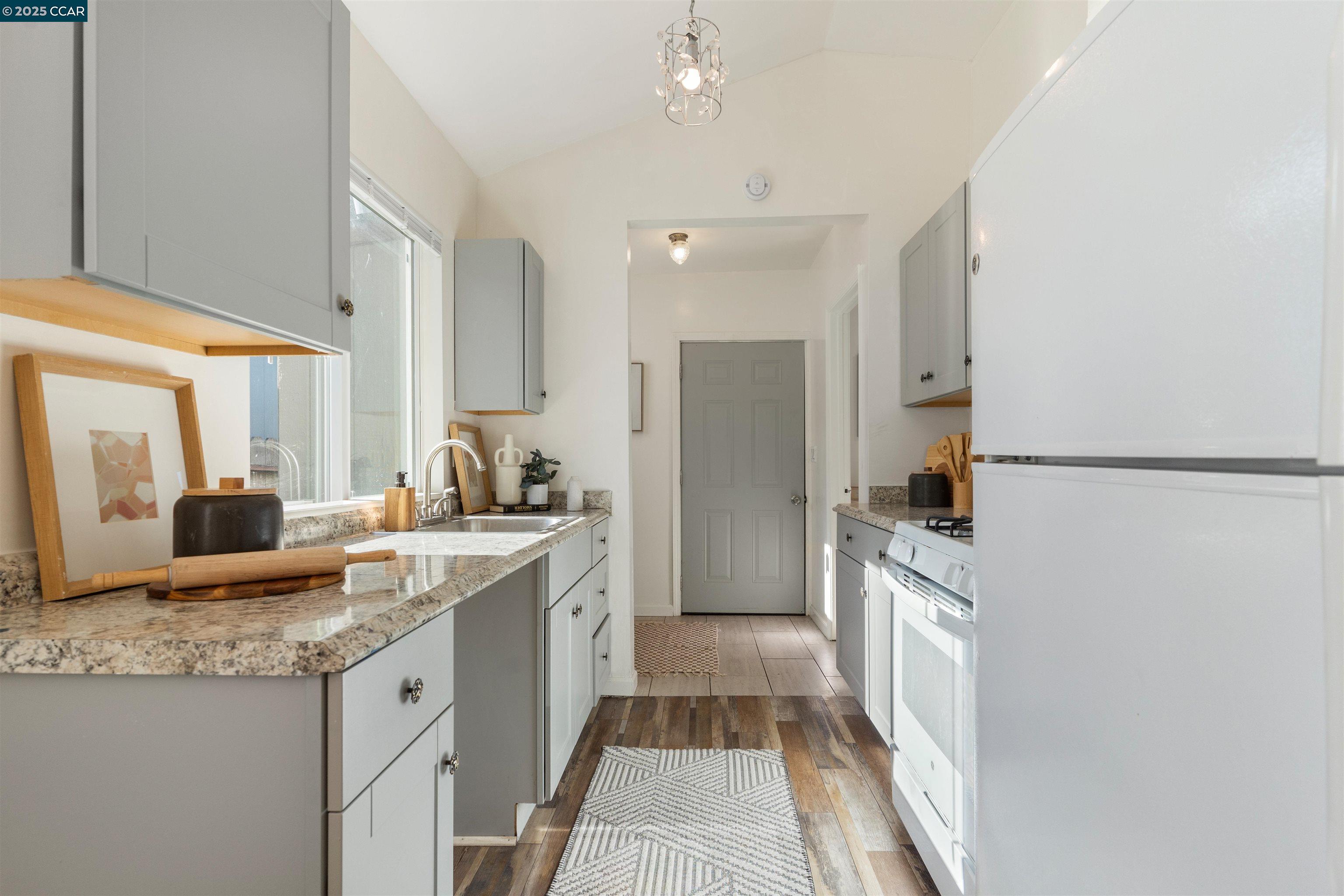 Detail Gallery Image 17 of 30 For 1319 Kelsey Street, Richmond,  CA 94801 - 2 Beds | 1 Baths