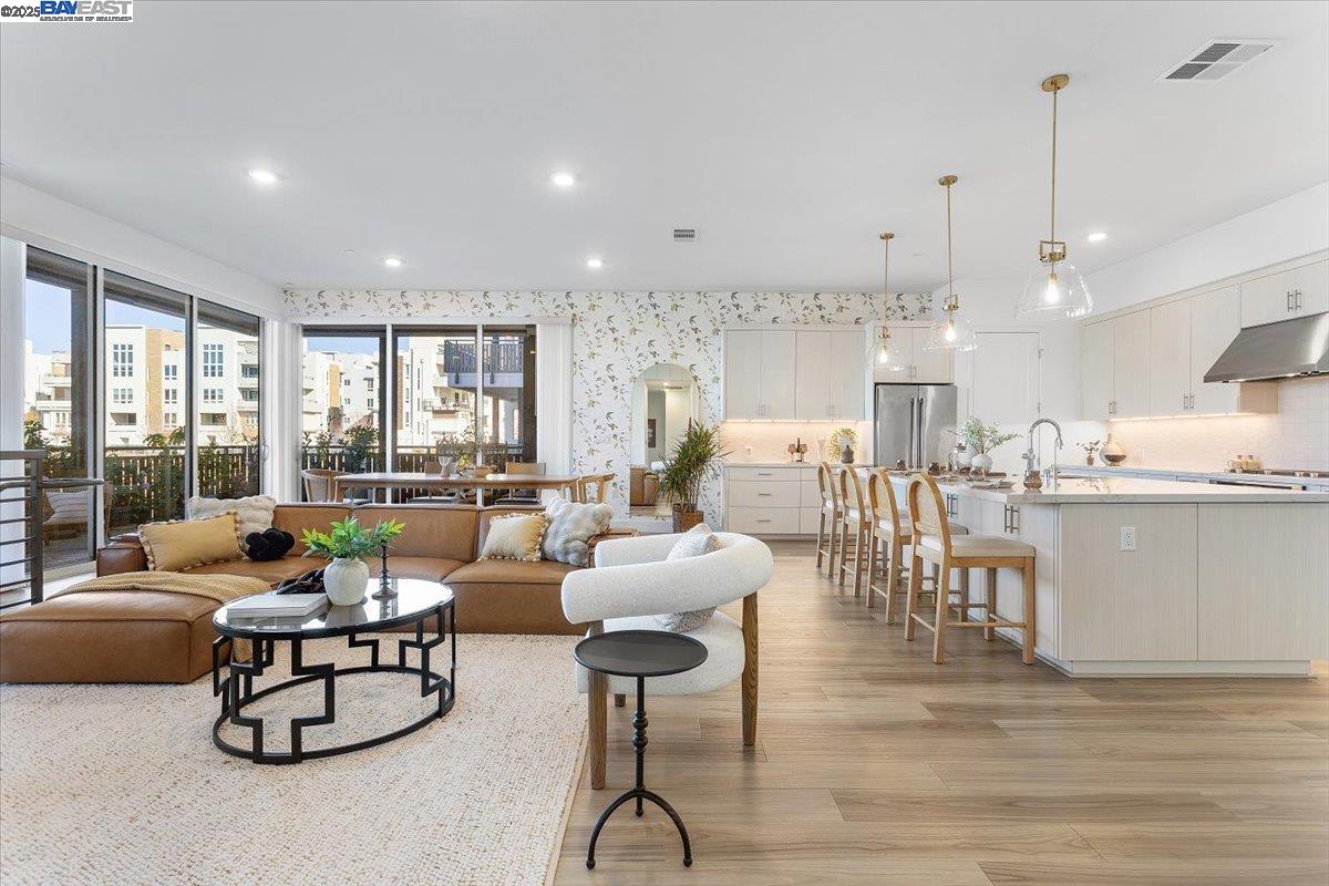 Detail Gallery Image 16 of 53 For 2250 Kilowatt Way #206,  Fremont,  CA 94539 - 3 Beds | 3 Baths