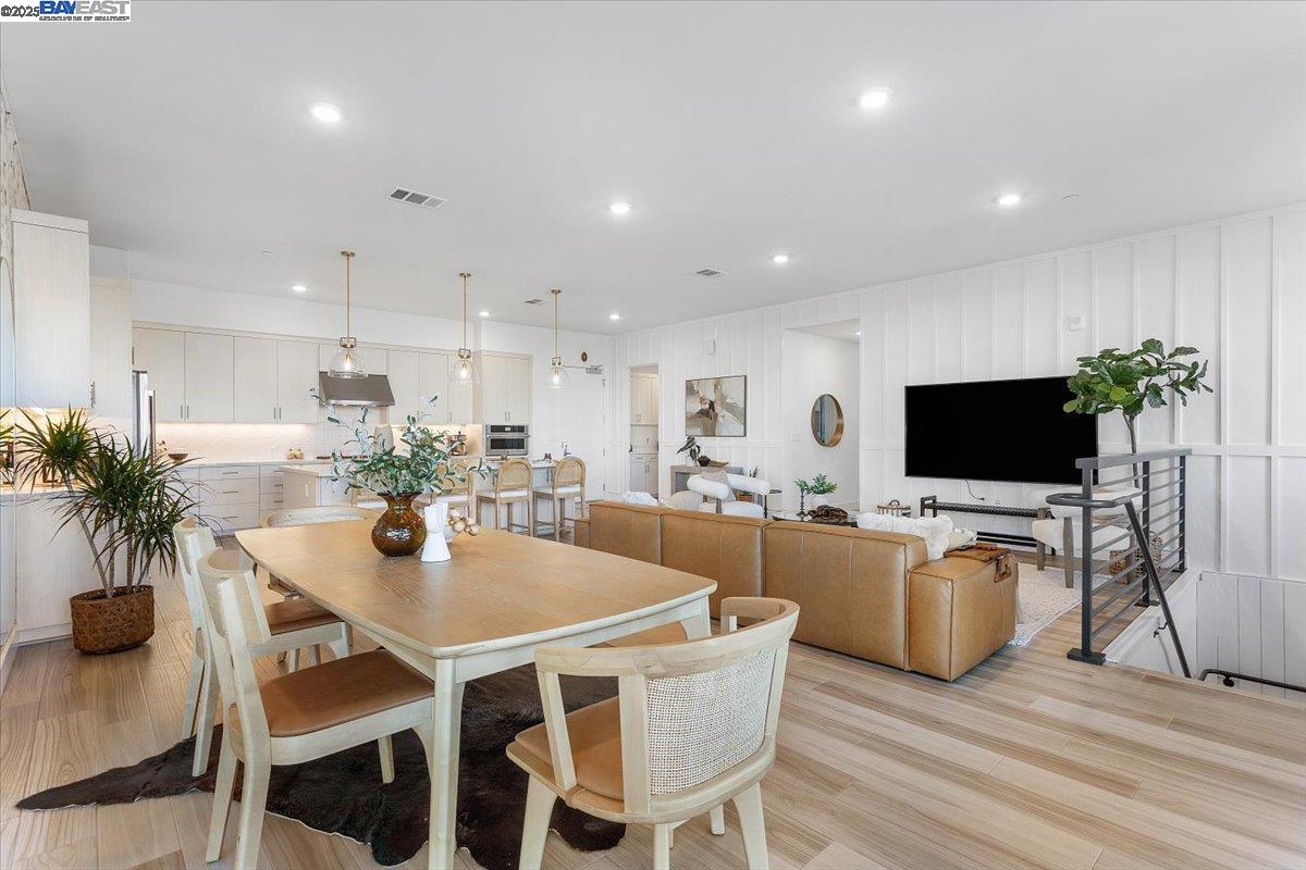 Detail Gallery Image 3 of 53 For 2250 Kilowatt Way #206,  Fremont,  CA 94539 - 3 Beds | 3 Baths