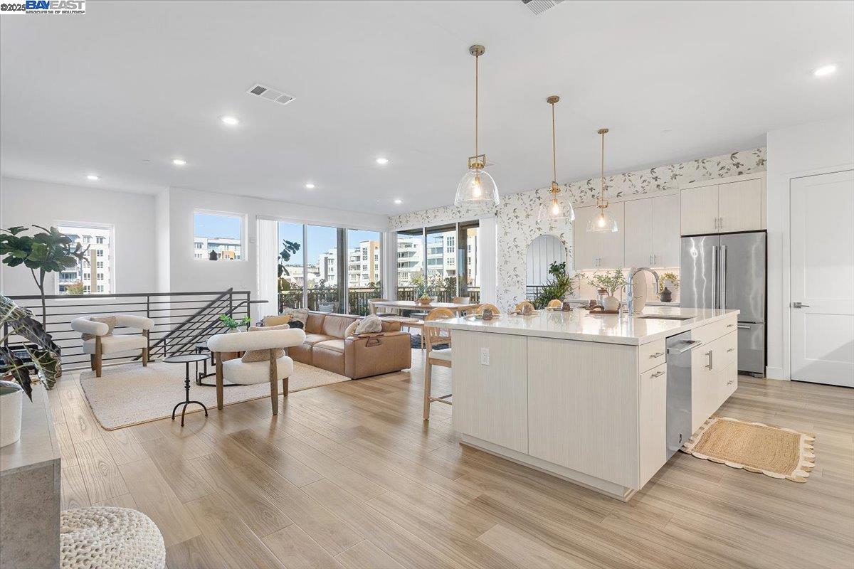 Detail Gallery Image 9 of 53 For 2250 Kilowatt Way #206,  Fremont,  CA 94539 - 3 Beds | 3 Baths