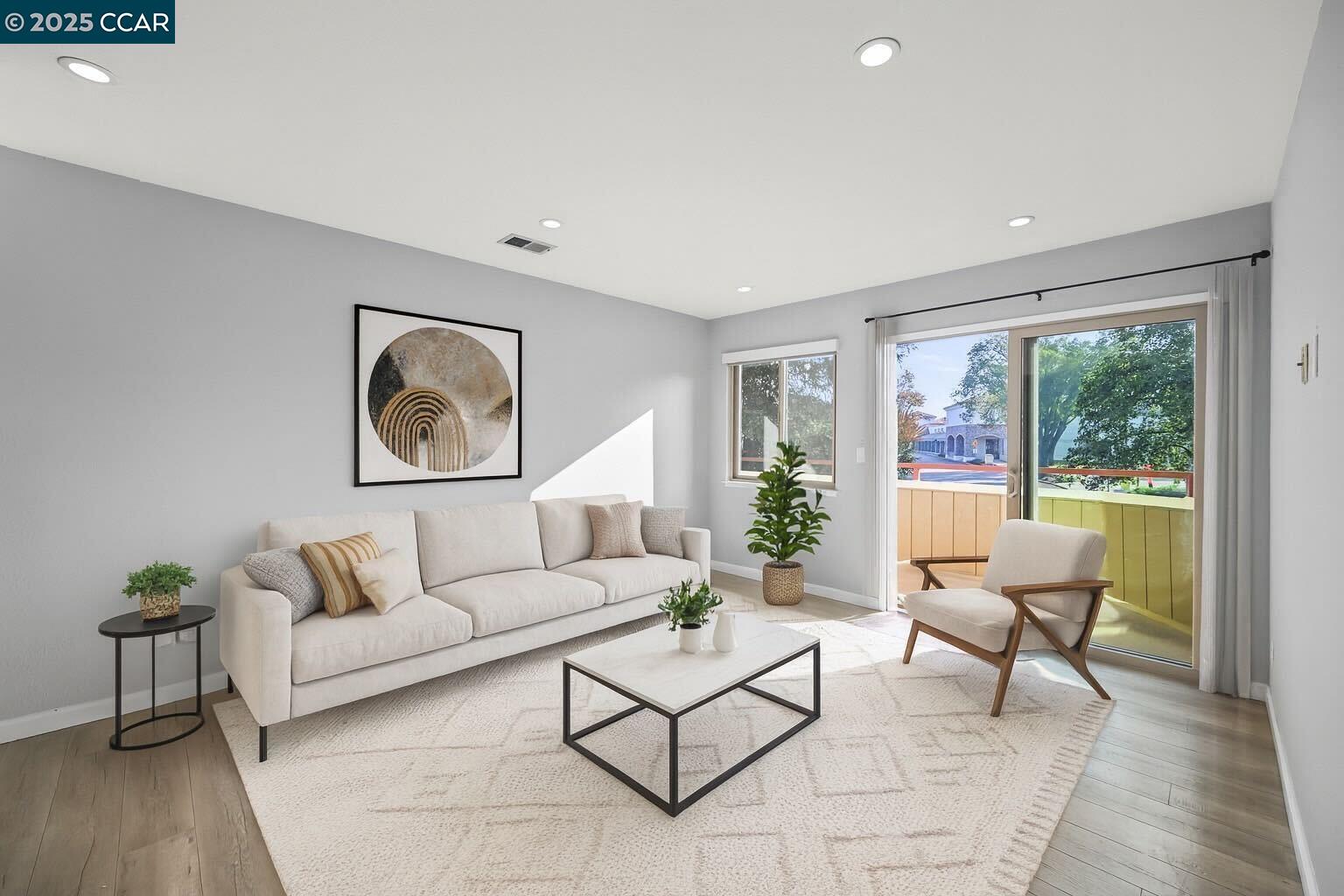 Photo #2: 41119067 Listing: Photo #2