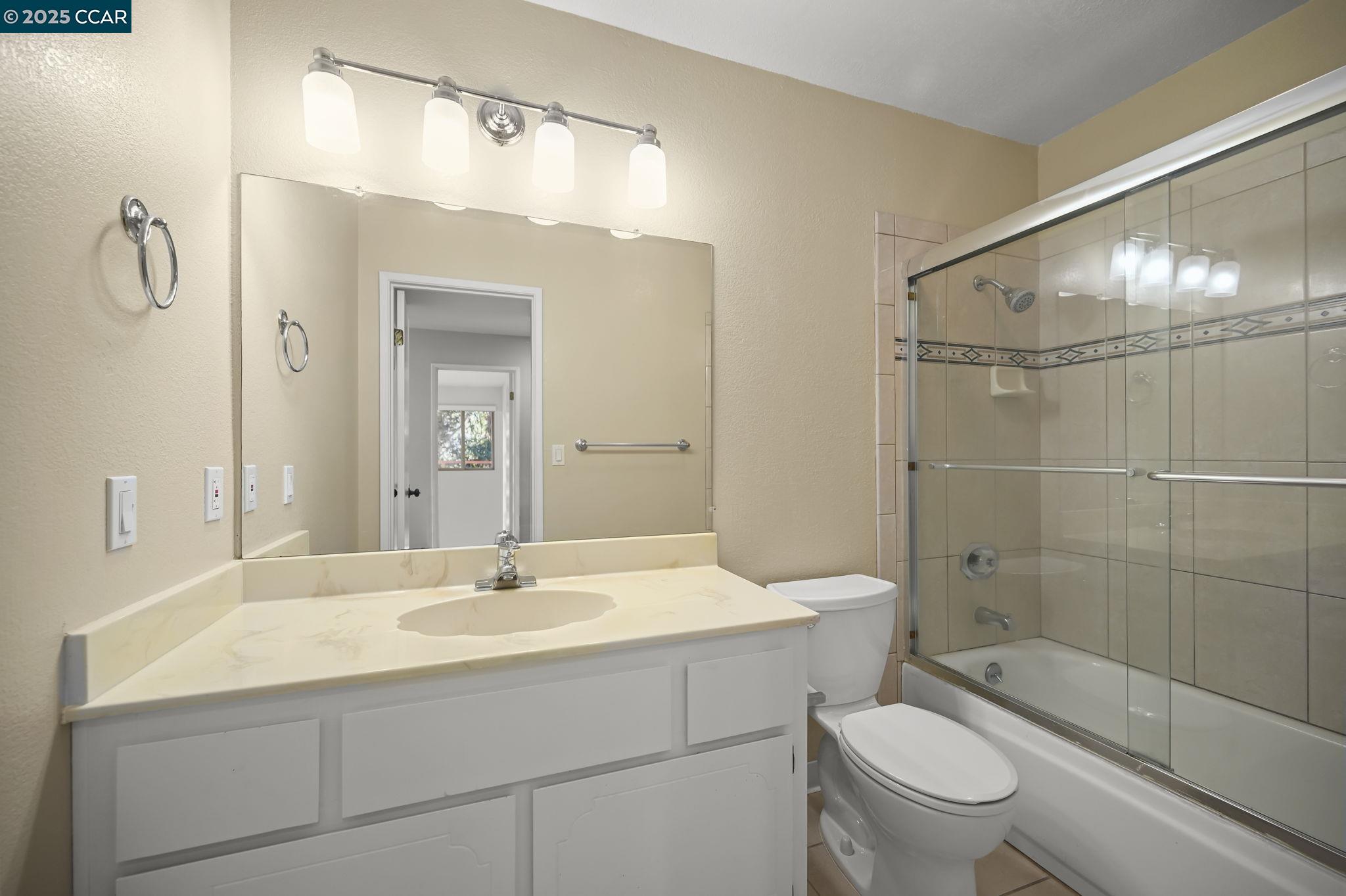 Photo #12: 41119067 Listing: Photo #12