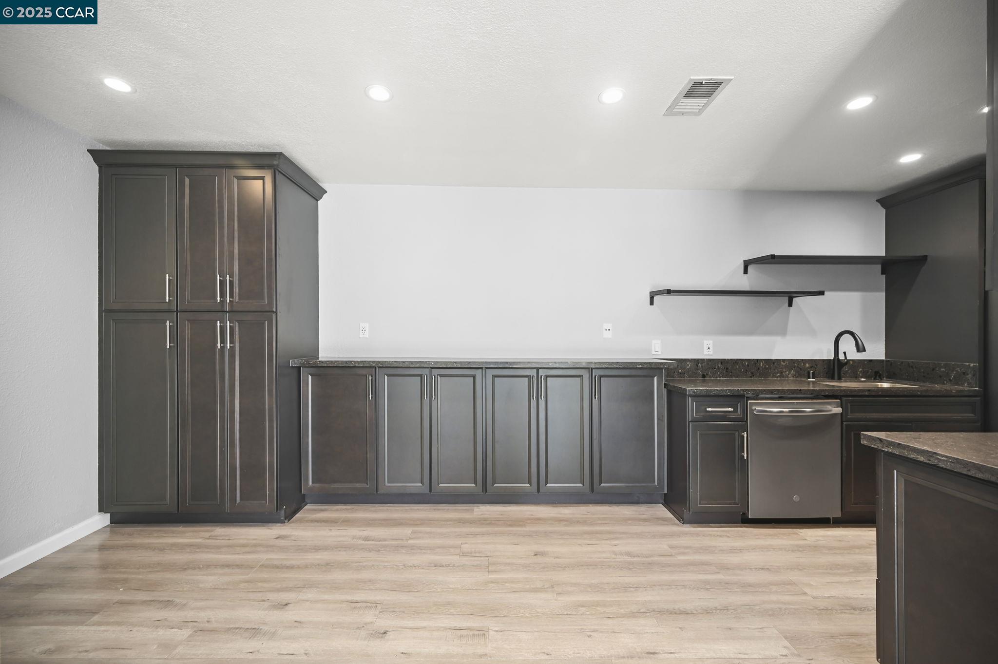 Photo #7: 41119067 Listing: Photo #7