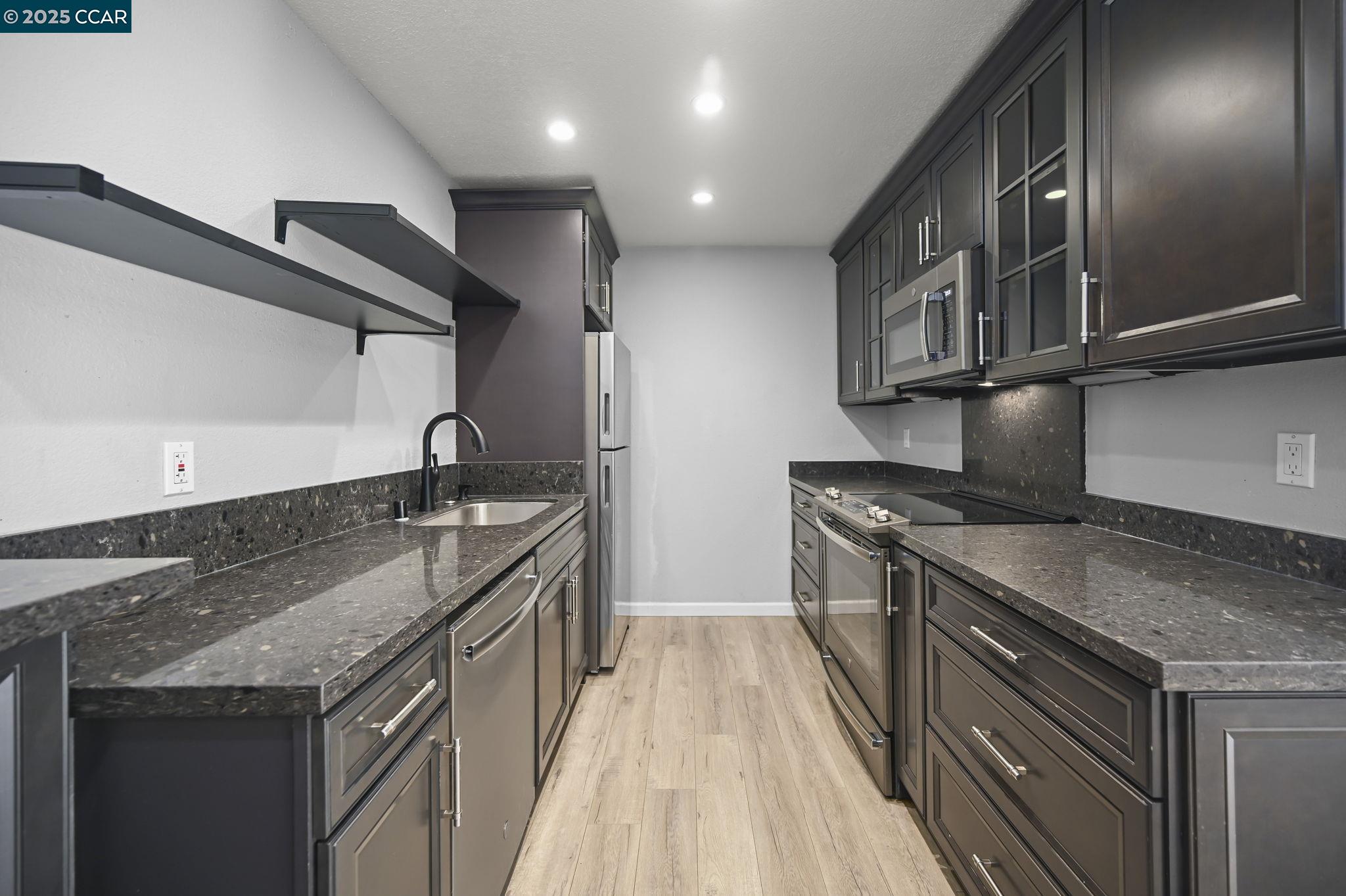 Photo #8: 41119067 Listing: Photo #8