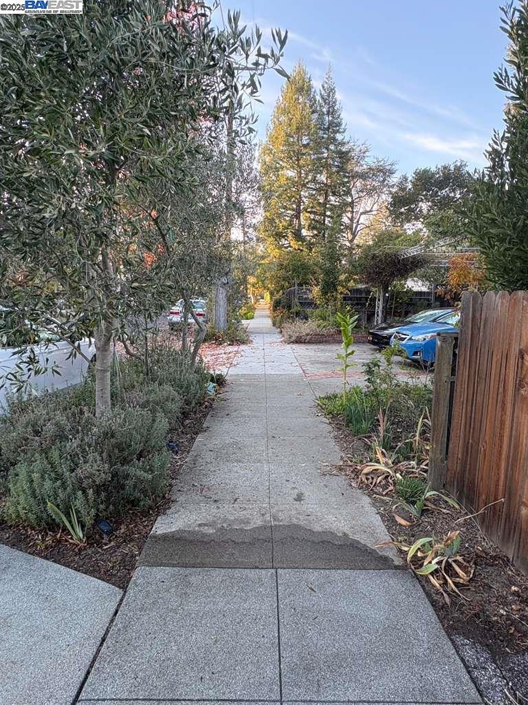 Detail Gallery Image 14 of 20 For 2145 Columbia St, Palo Alto,  CA 94306 - 4 Beds | 3 Baths