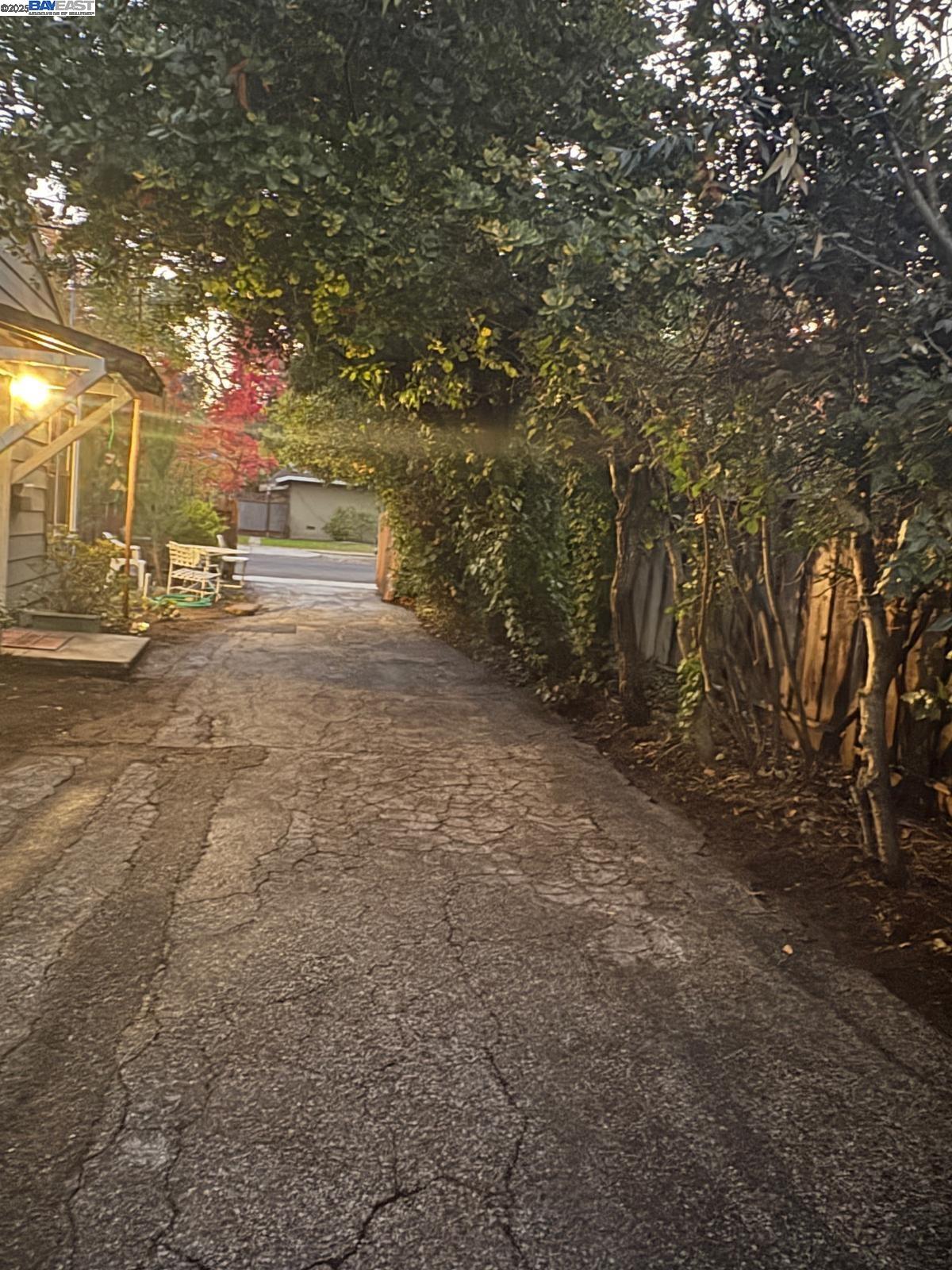 Detail Gallery Image 4 of 20 For 2145 Columbia St, Palo Alto,  CA 94306 - 4 Beds | 3 Baths