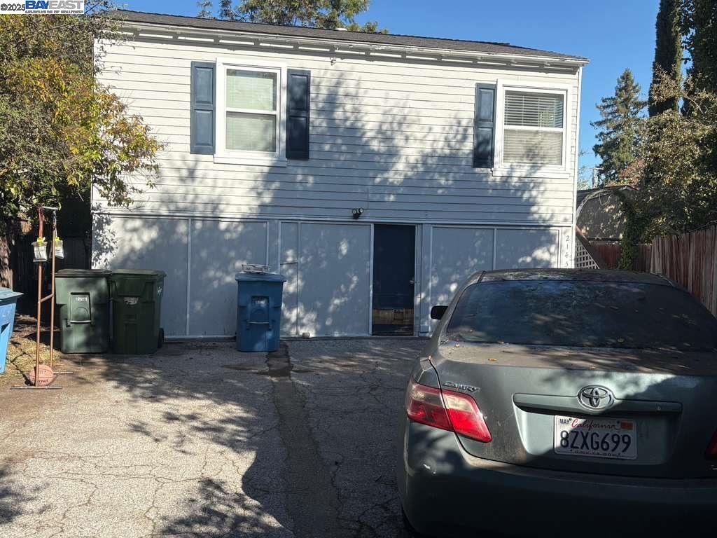 Detail Gallery Image 6 of 20 For 2145 Columbia St, Palo Alto,  CA 94306 - 4 Beds | 3 Baths