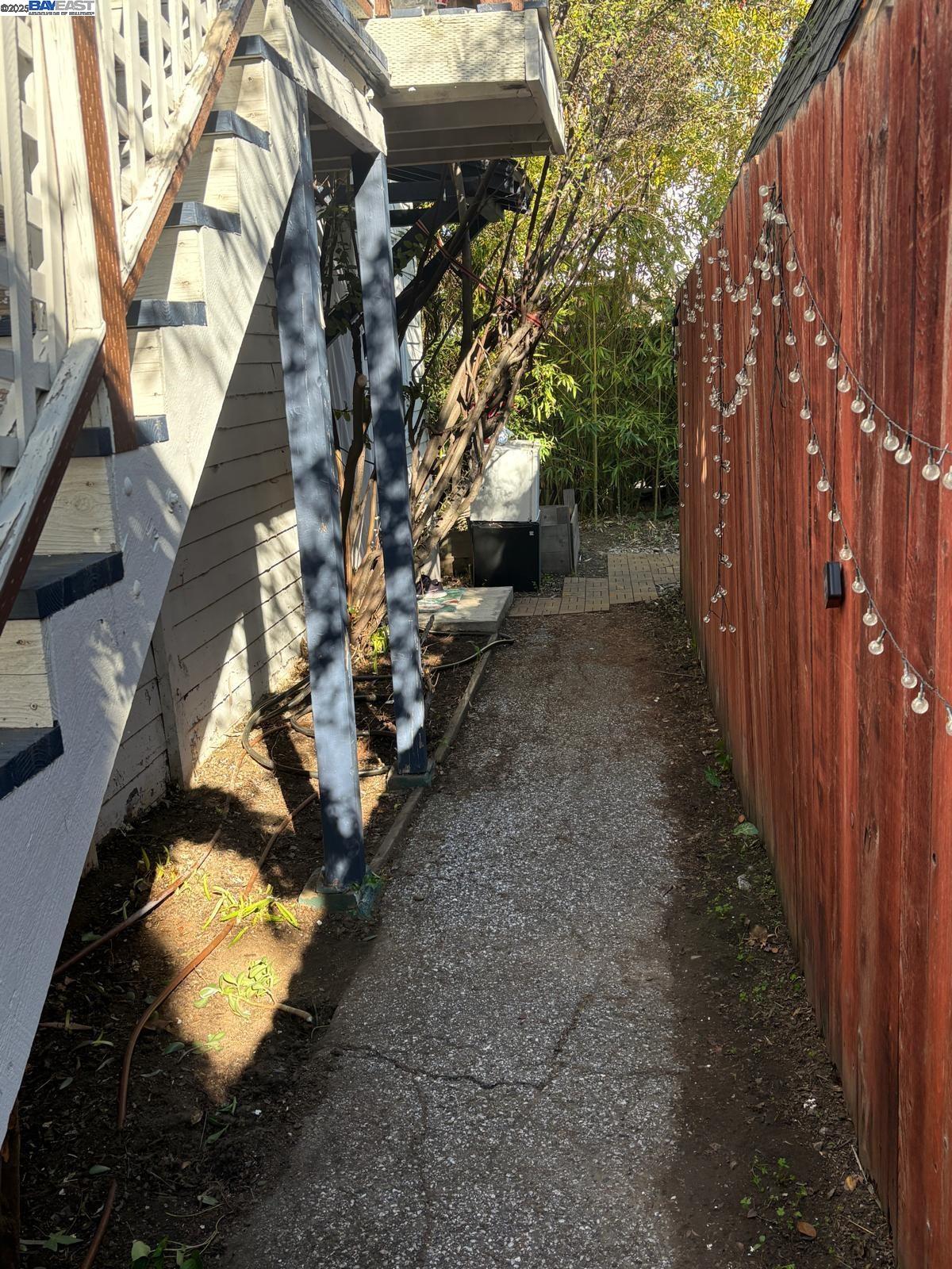 Detail Gallery Image 9 of 20 For 2145 Columbia St, Palo Alto,  CA 94306 - 4 Beds | 3 Baths