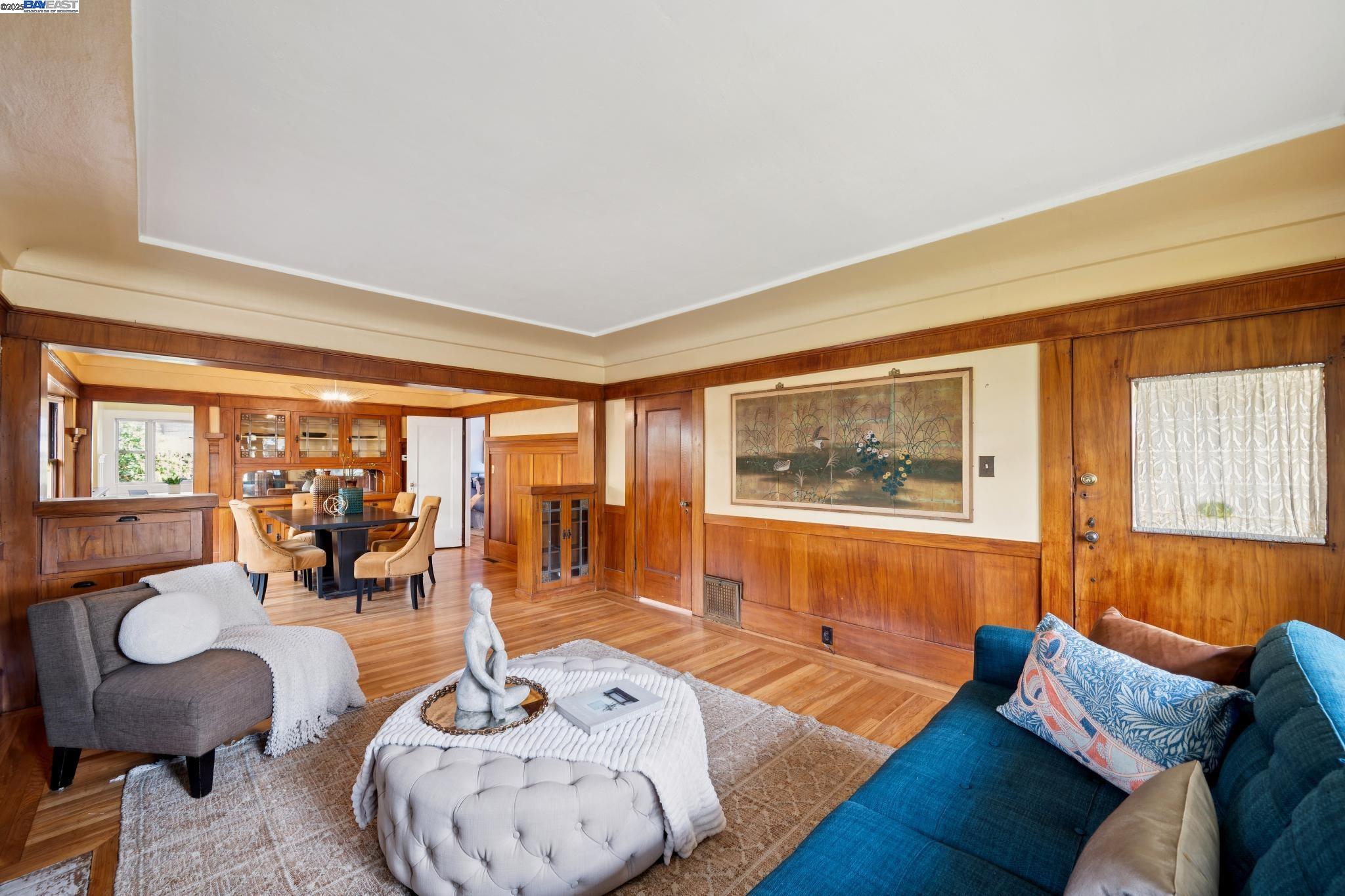 Detail Gallery Image 11 of 56 For 1542 Broadway, Alameda,  CA 94501 - 3 Beds | 1/1 Baths