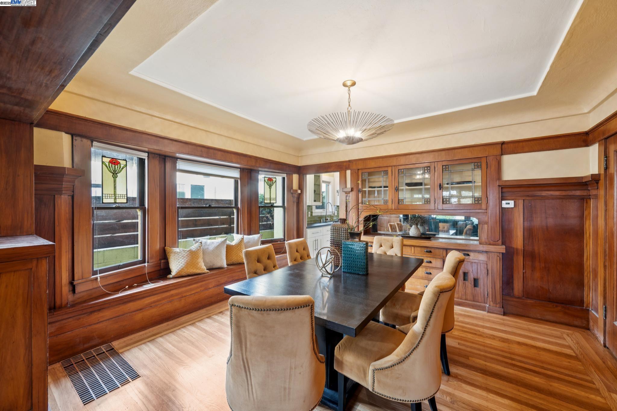 Detail Gallery Image 12 of 56 For 1542 Broadway, Alameda,  CA 94501 - 3 Beds | 1/1 Baths