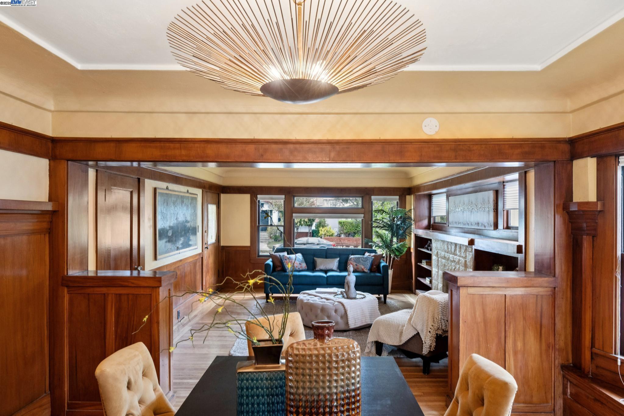 Detail Gallery Image 14 of 56 For 1542 Broadway, Alameda,  CA 94501 - 3 Beds | 1/1 Baths