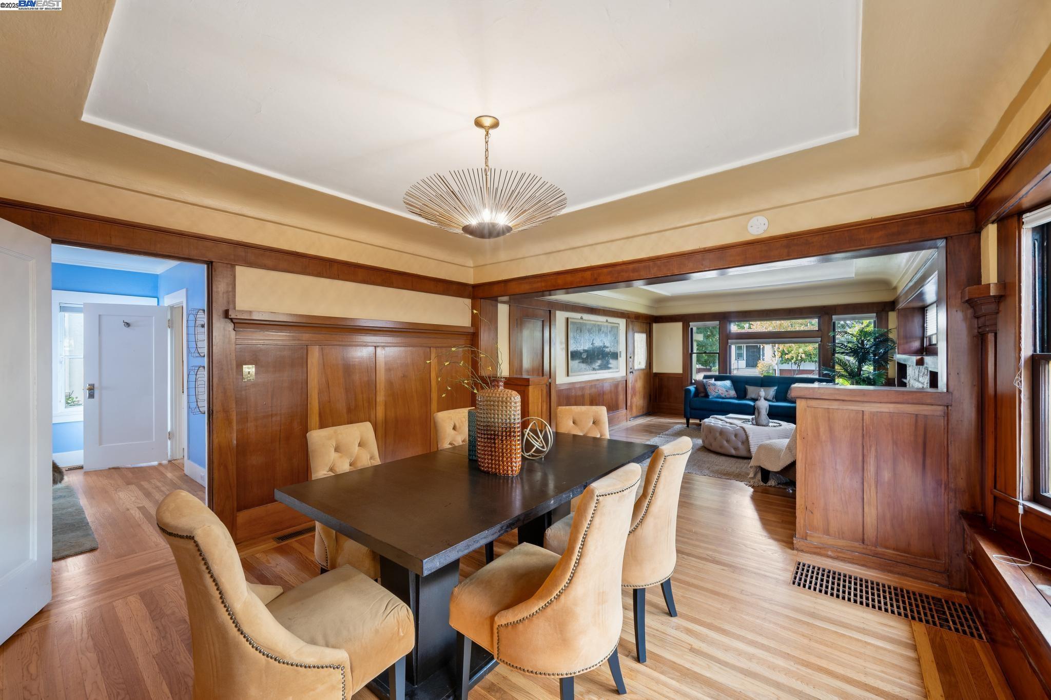 Detail Gallery Image 15 of 56 For 1542 Broadway, Alameda,  CA 94501 - 3 Beds | 1/1 Baths