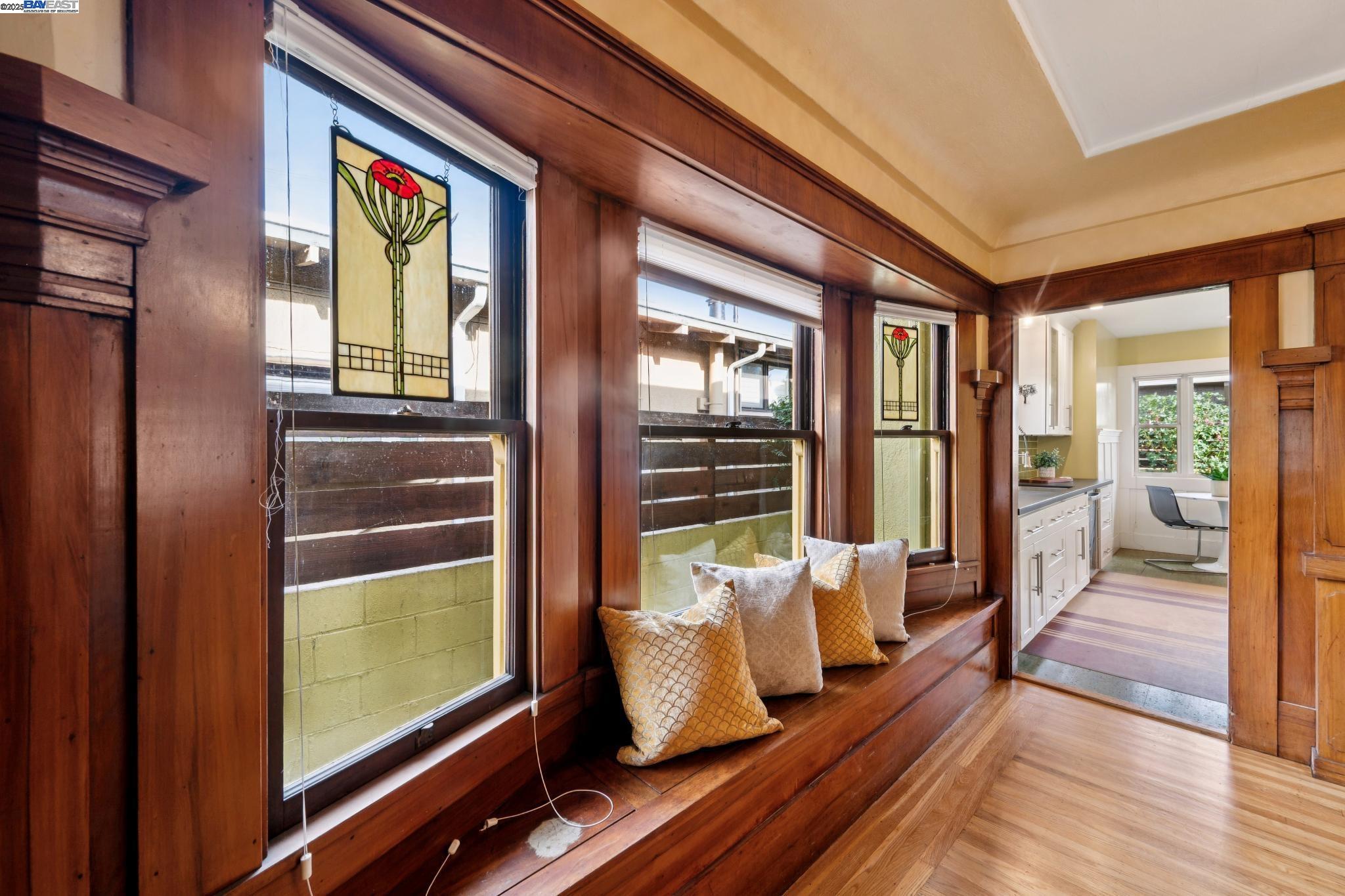 Detail Gallery Image 20 of 56 For 1542 Broadway, Alameda,  CA 94501 - 3 Beds | 1/1 Baths