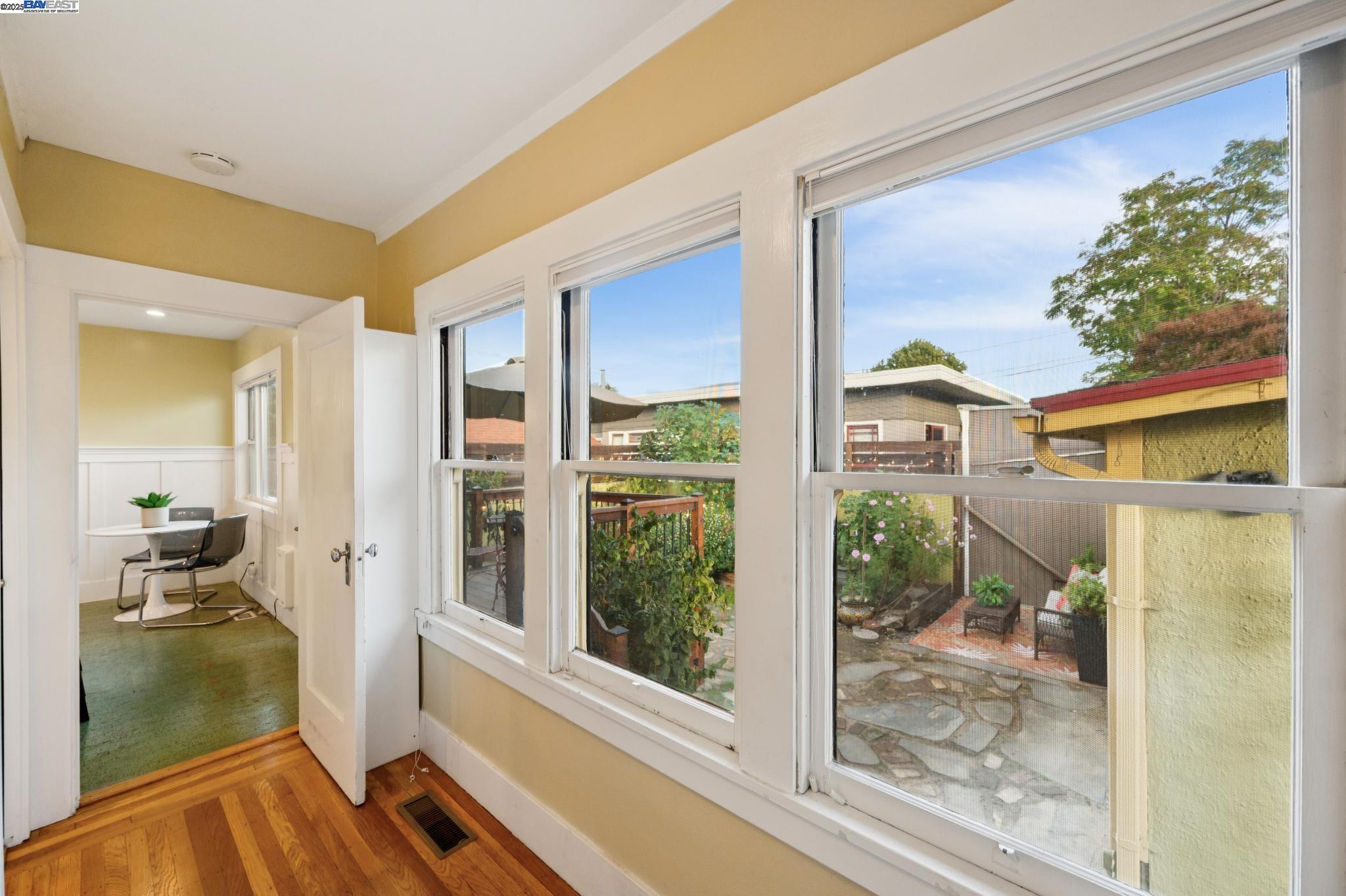 Detail Gallery Image 36 of 56 For 1542 Broadway, Alameda,  CA 94501 - 3 Beds | 1/1 Baths