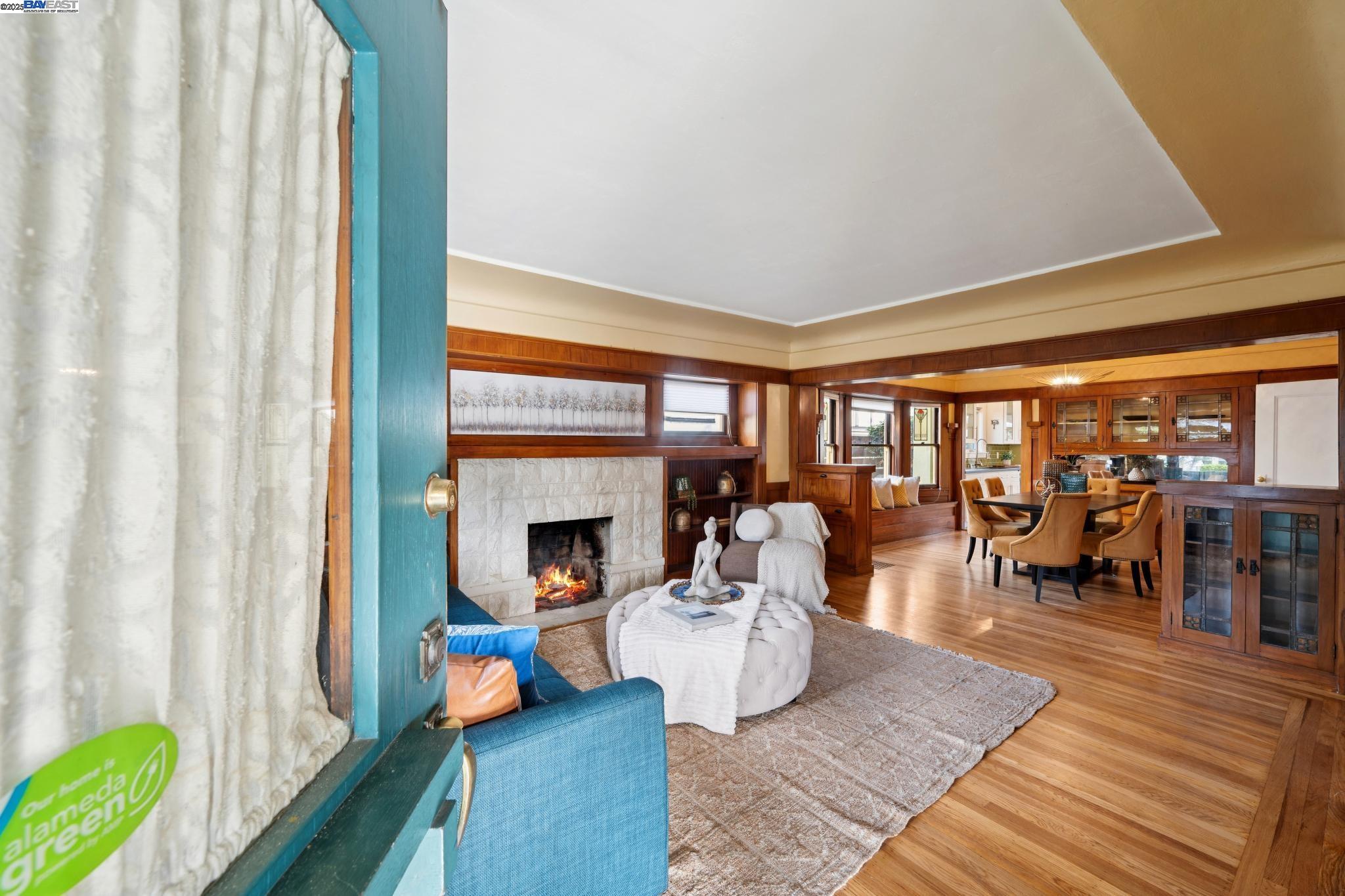 Detail Gallery Image 5 of 56 For 1542 Broadway, Alameda,  CA 94501 - 3 Beds | 1/1 Baths