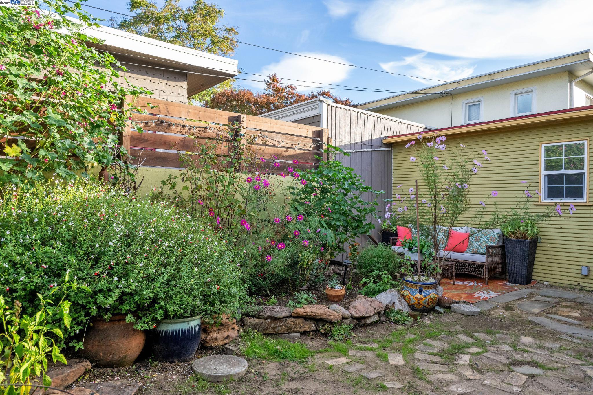 Detail Gallery Image 46 of 56 For 1542 Broadway, Alameda,  CA 94501 - 3 Beds | 1/1 Baths