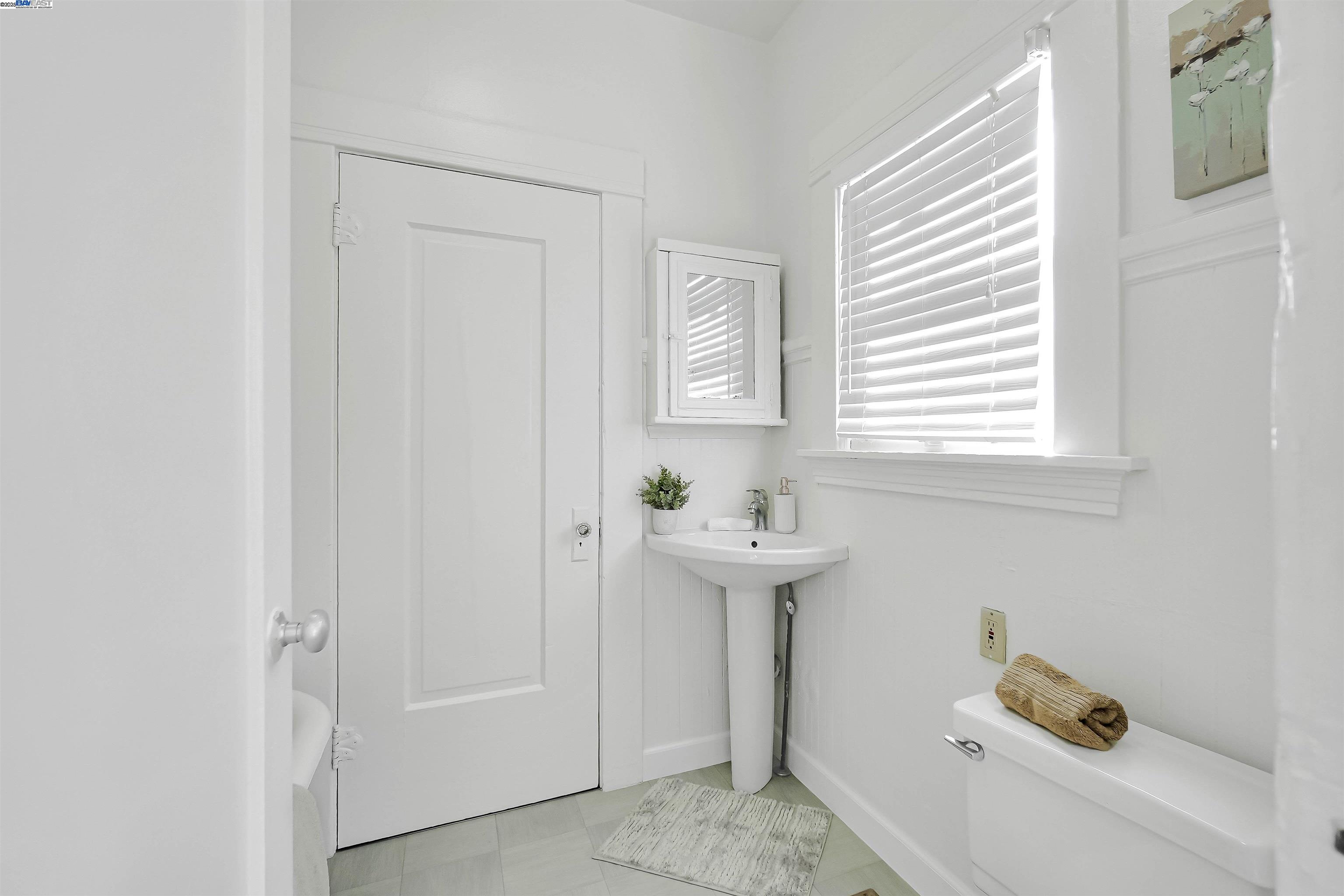 Detail Gallery Image 28 of 51 For 1781 B St, Hayward,  CA 94541 - 3 Beds | 2 Baths