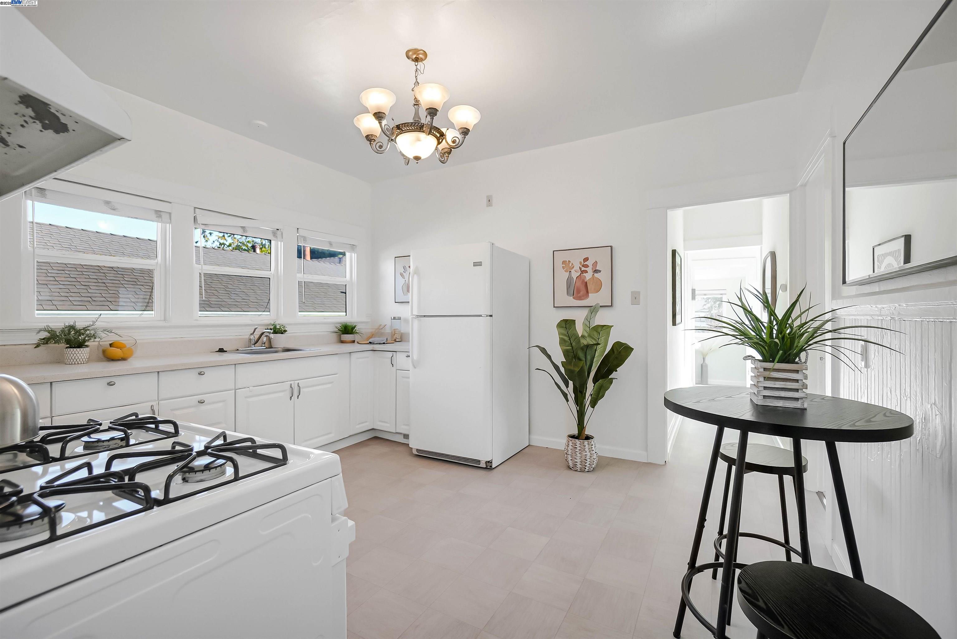 Detail Gallery Image 30 of 51 For 1781 B St, Hayward,  CA 94541 - 3 Beds | 2 Baths