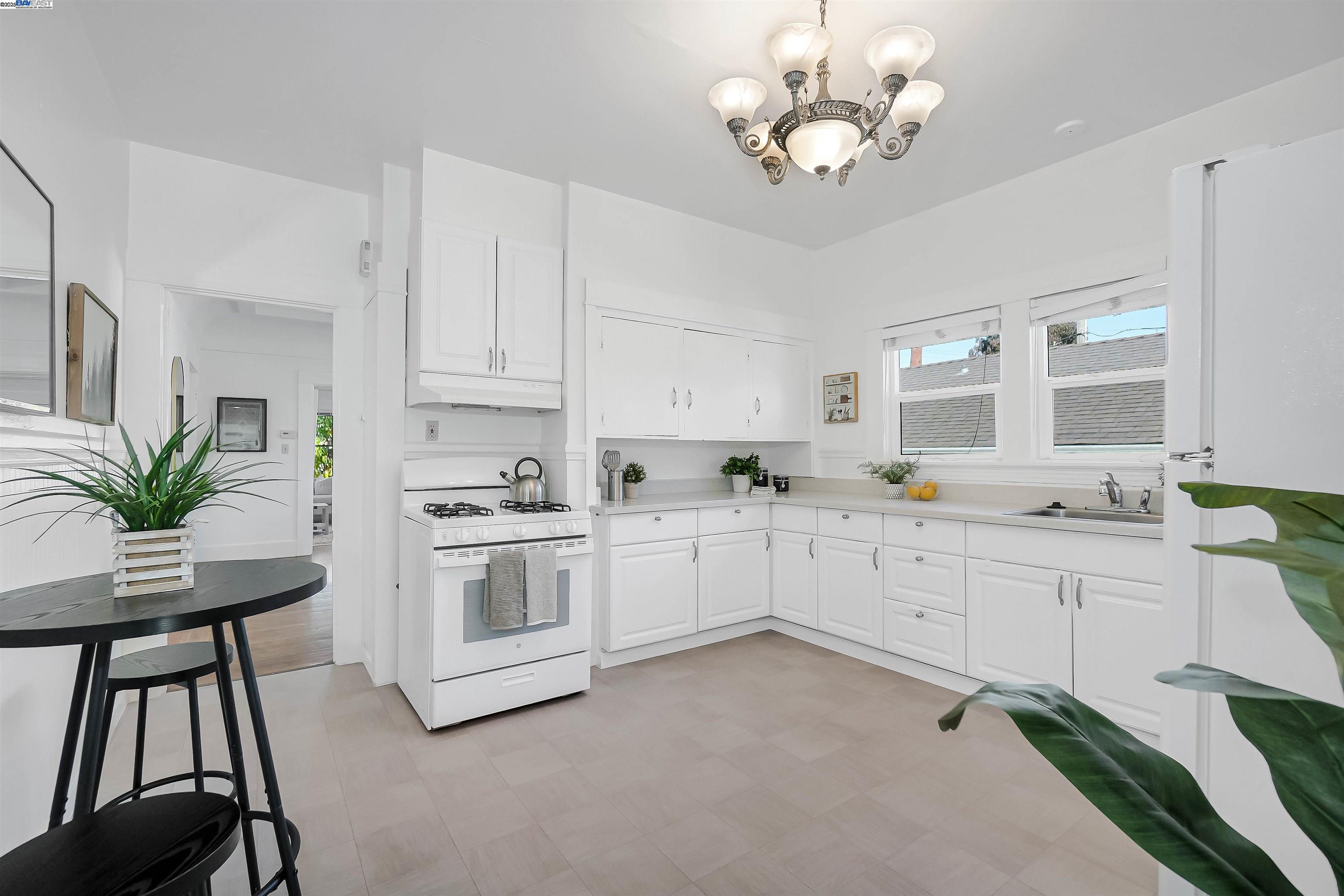 Detail Gallery Image 31 of 51 For 1781 B St, Hayward,  CA 94541 - 3 Beds | 2 Baths