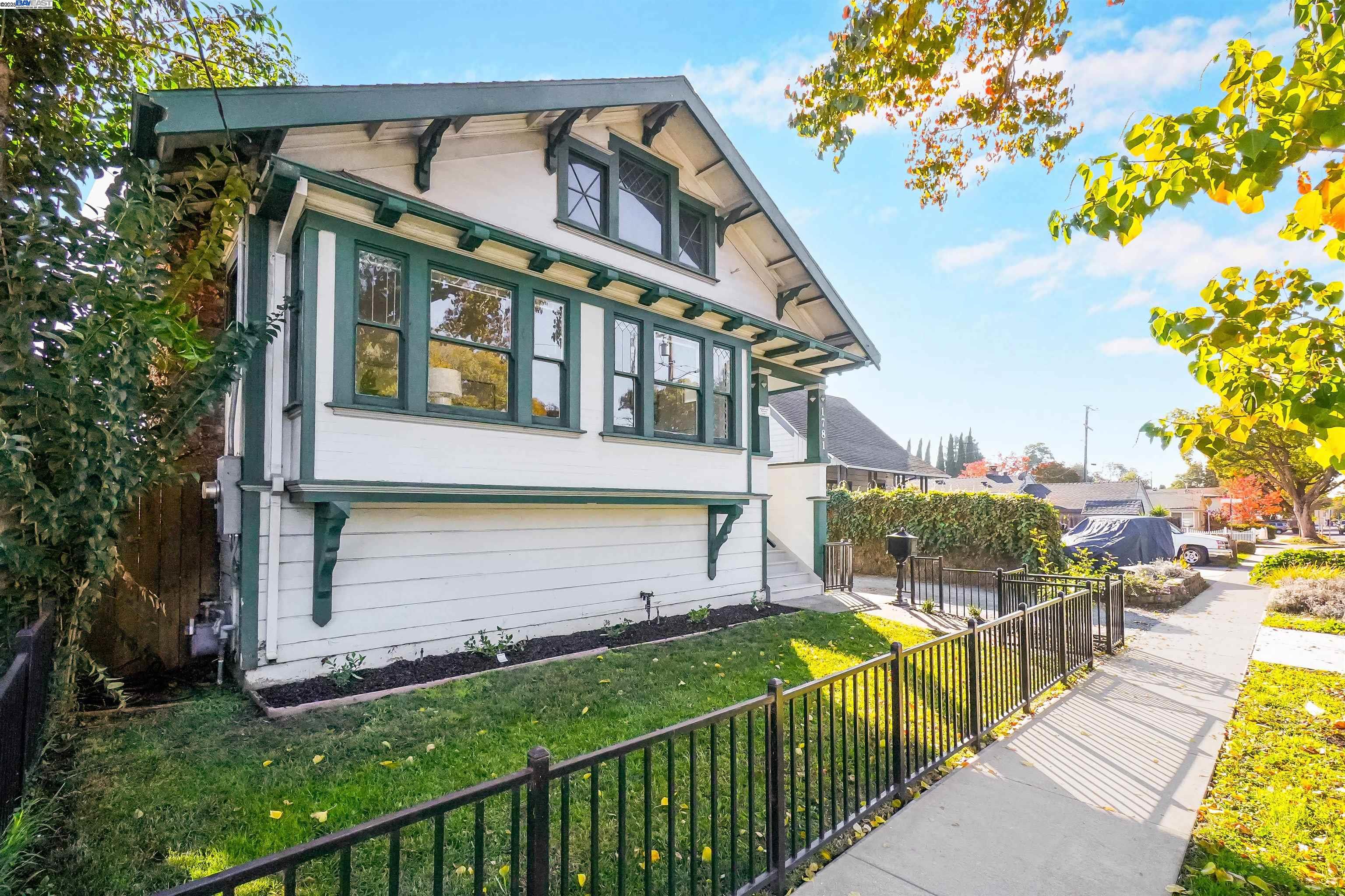 Detail Gallery Image 5 of 51 For 1781 B St, Hayward,  CA 94541 - 3 Beds | 2 Baths