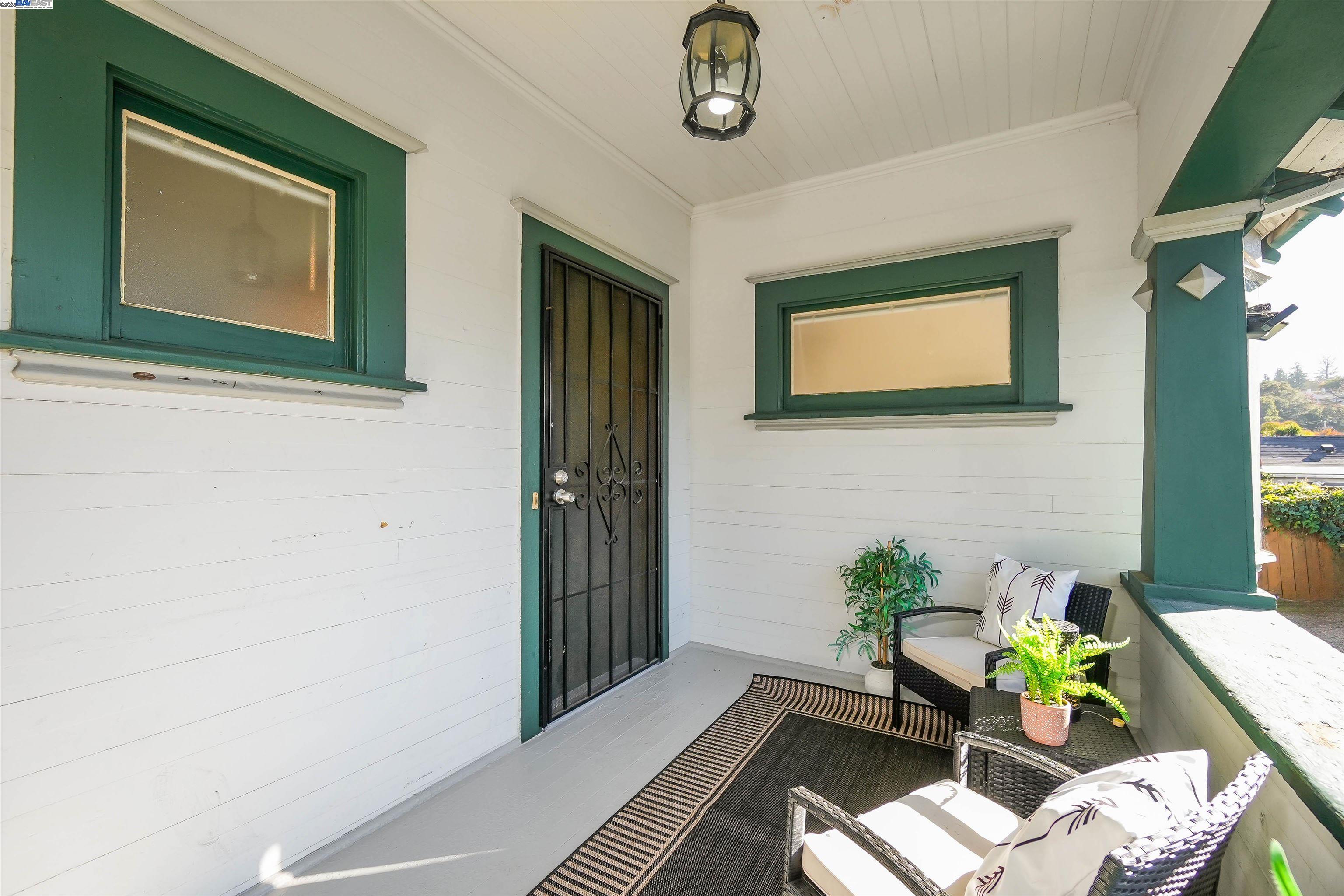 Detail Gallery Image 8 of 51 For 1781 B St, Hayward,  CA 94541 - 3 Beds | 2 Baths