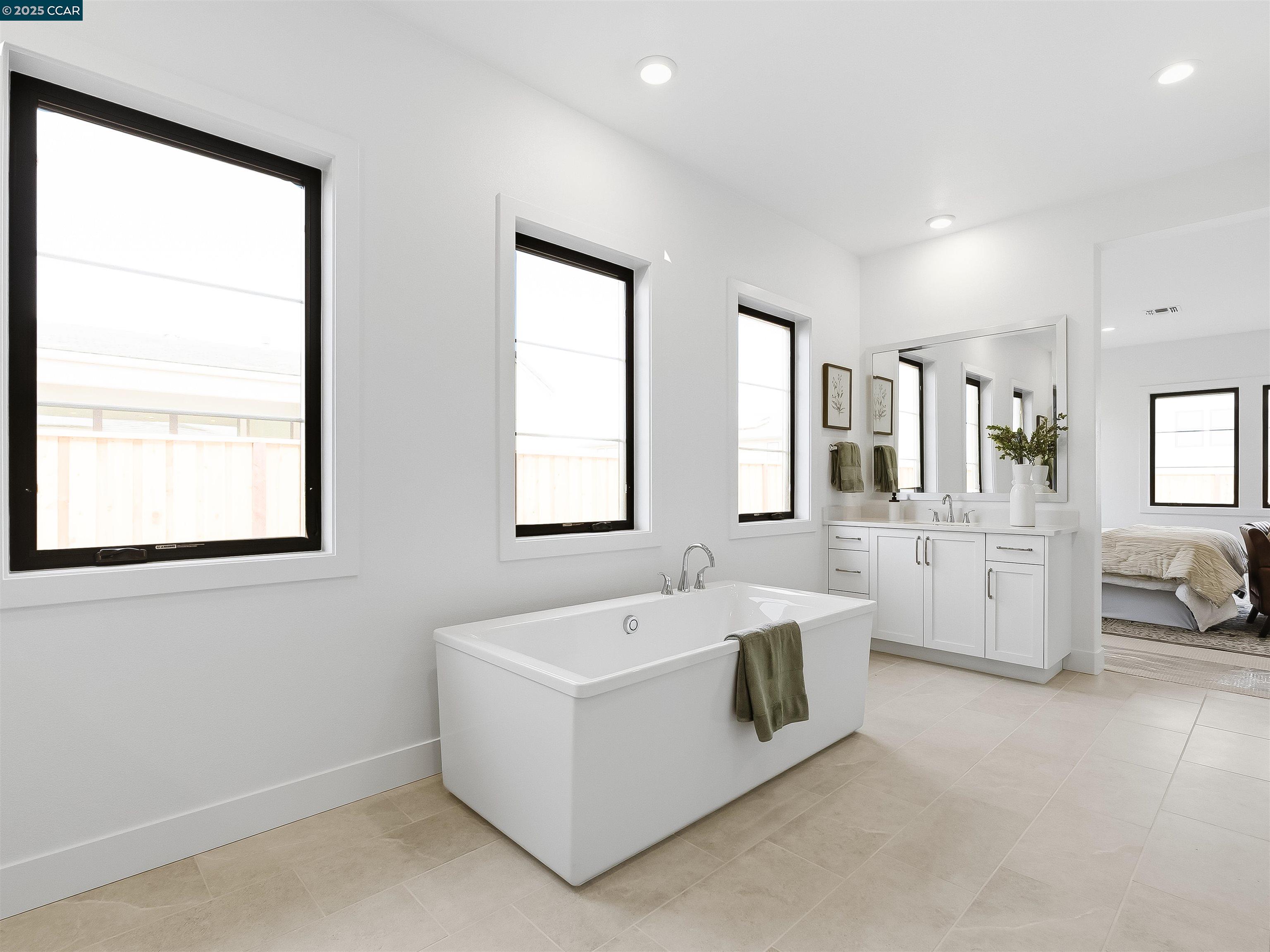 Detail Gallery Image 12 of 26 For 18242 Corte Agustin, Morgan Hill,  CA 95037 - 4 Beds | 4/1 Baths