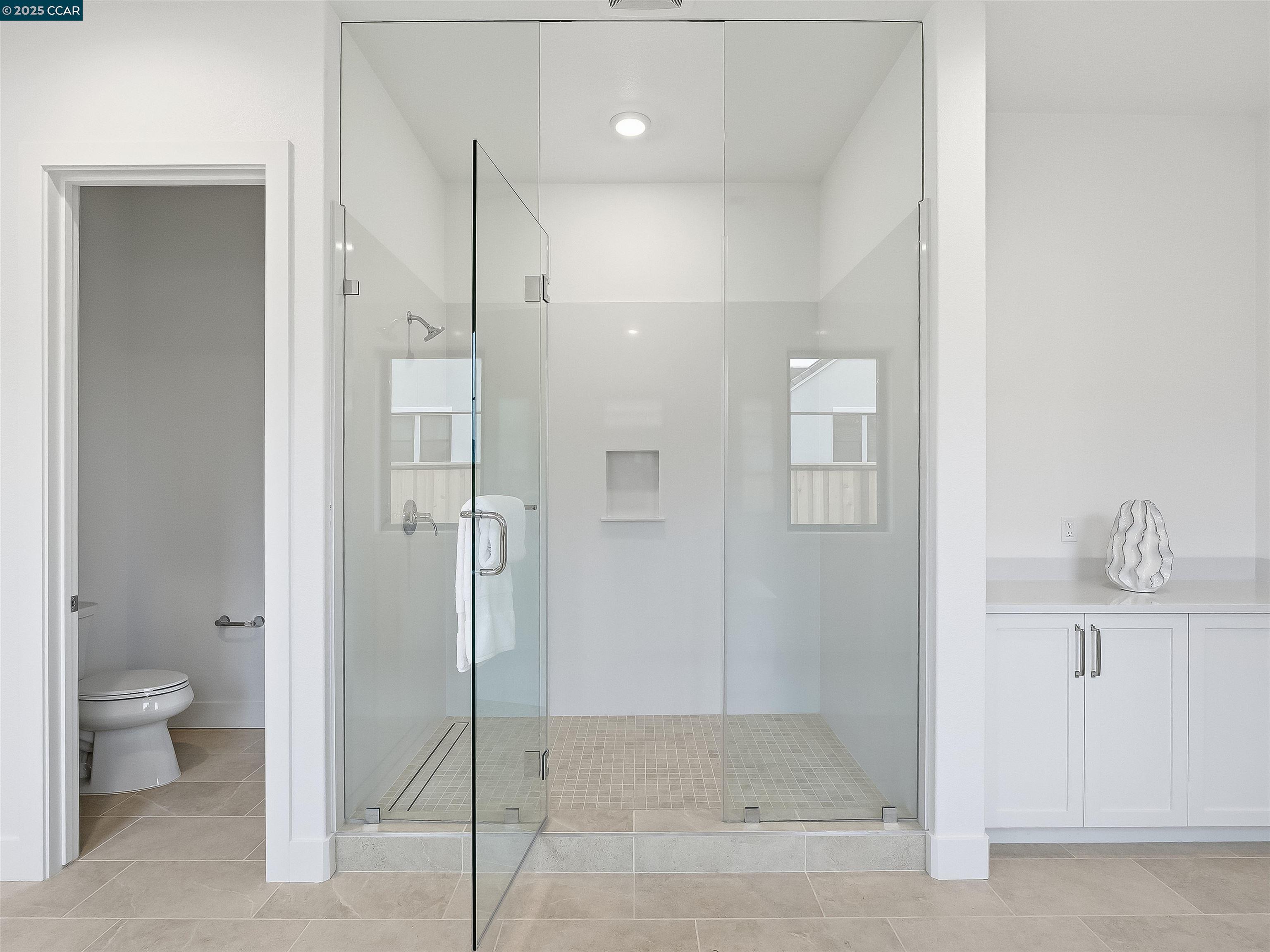 Detail Gallery Image 13 of 26 For 18242 Corte Agustin, Morgan Hill,  CA 95037 - 4 Beds | 4/1 Baths