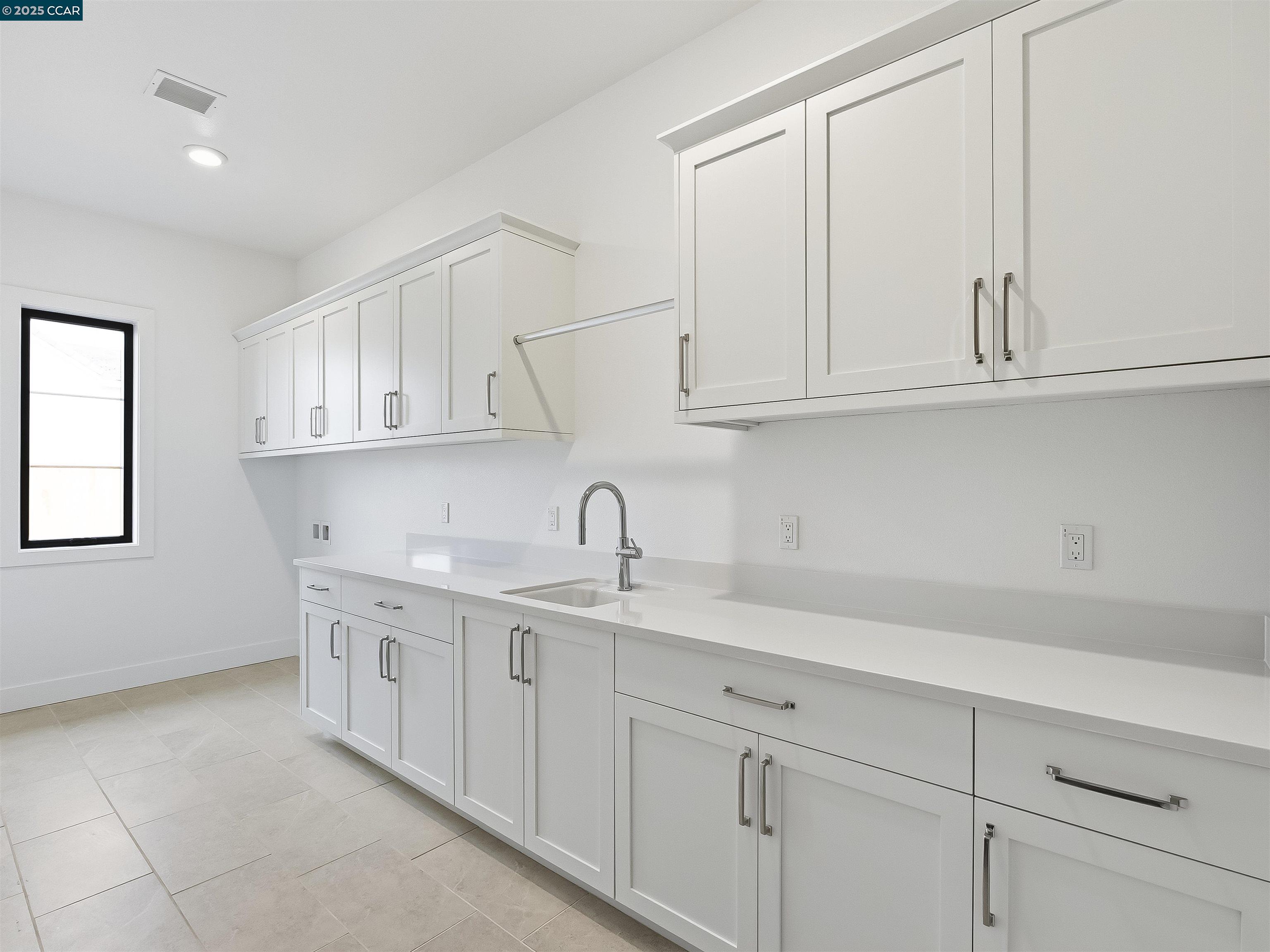 Detail Gallery Image 14 of 26 For 18242 Corte Agustin, Morgan Hill,  CA 95037 - 4 Beds | 4/1 Baths