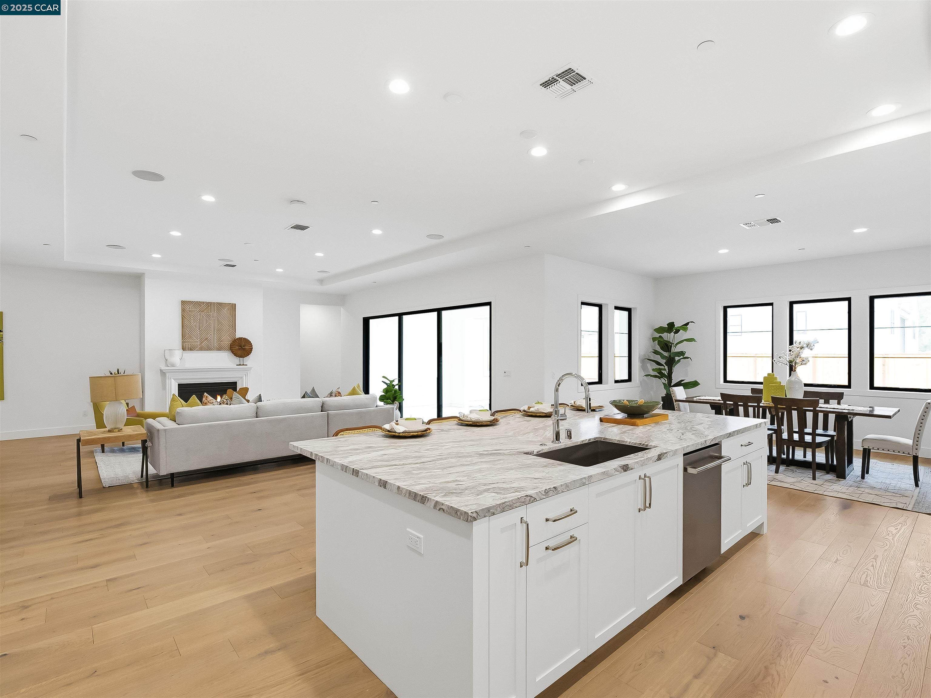 Detail Gallery Image 6 of 26 For 18242 Corte Agustin, Morgan Hill,  CA 95037 - 4 Beds | 4/1 Baths