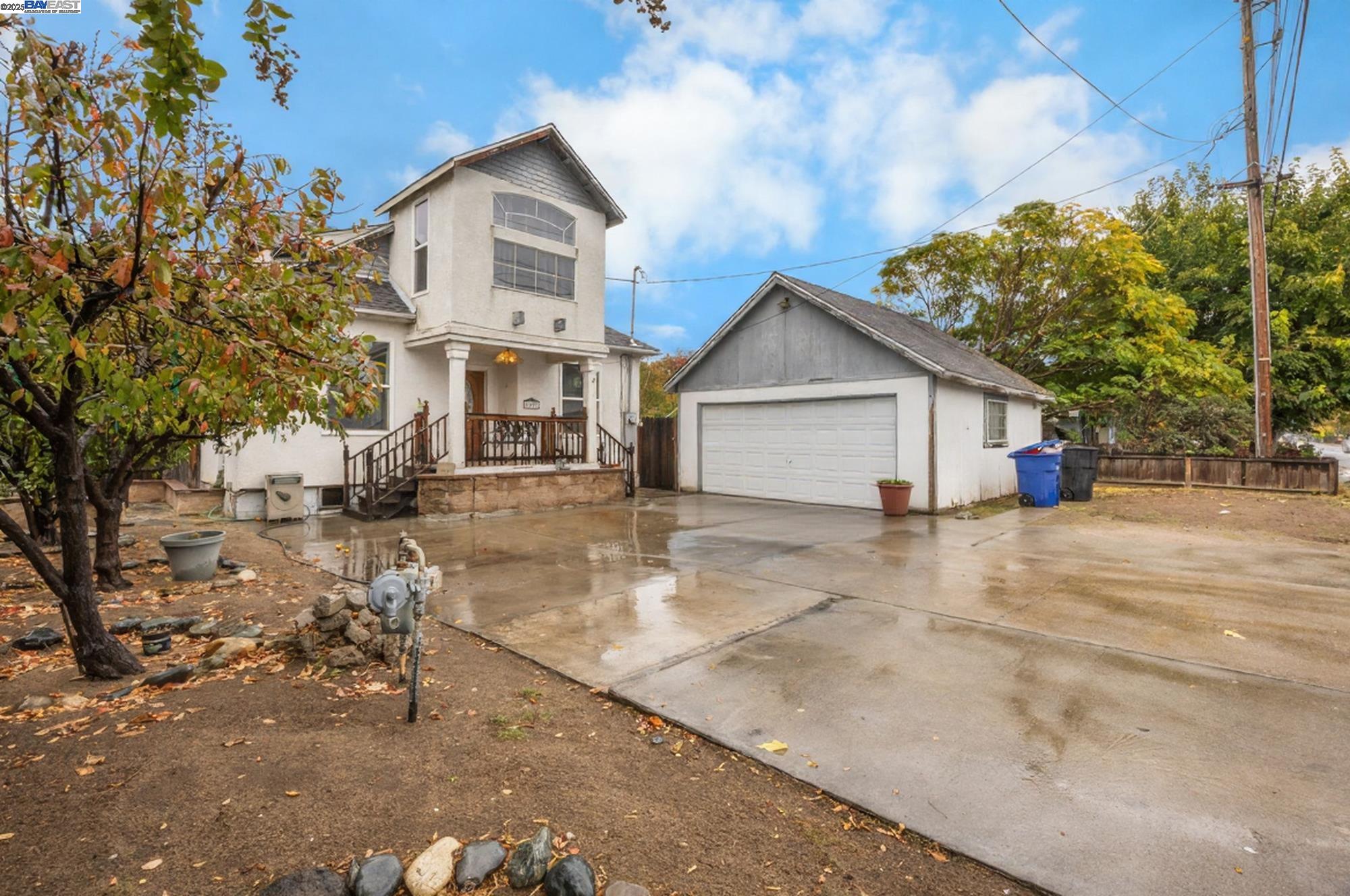 Detail Gallery Image 2 of 25 For 2421 W Rumble Rd, Modesto,  CA 95350 - 3 Beds | 2 Baths