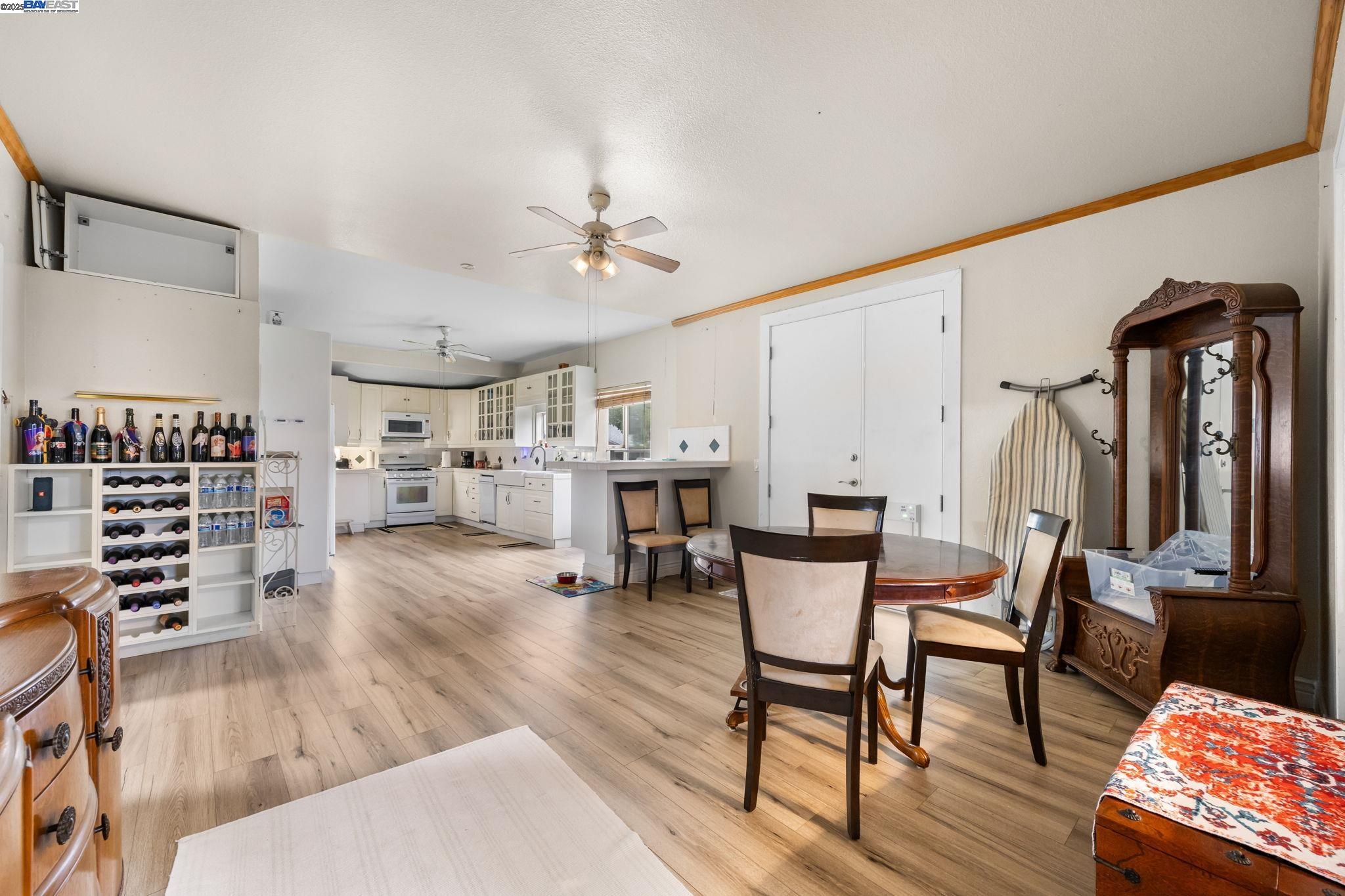 Detail Gallery Image 3 of 25 For 2421 W Rumble Rd, Modesto,  CA 95350 - 3 Beds | 2 Baths