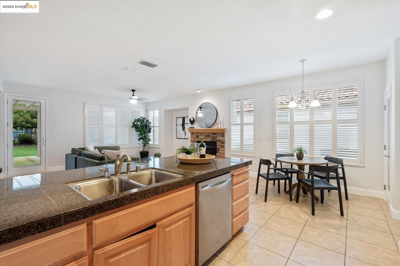 Detail Gallery Image 11 of 29 For 501 Marianna Pl, Rio Vista,  CA 94571 - 2 Beds | 2 Baths