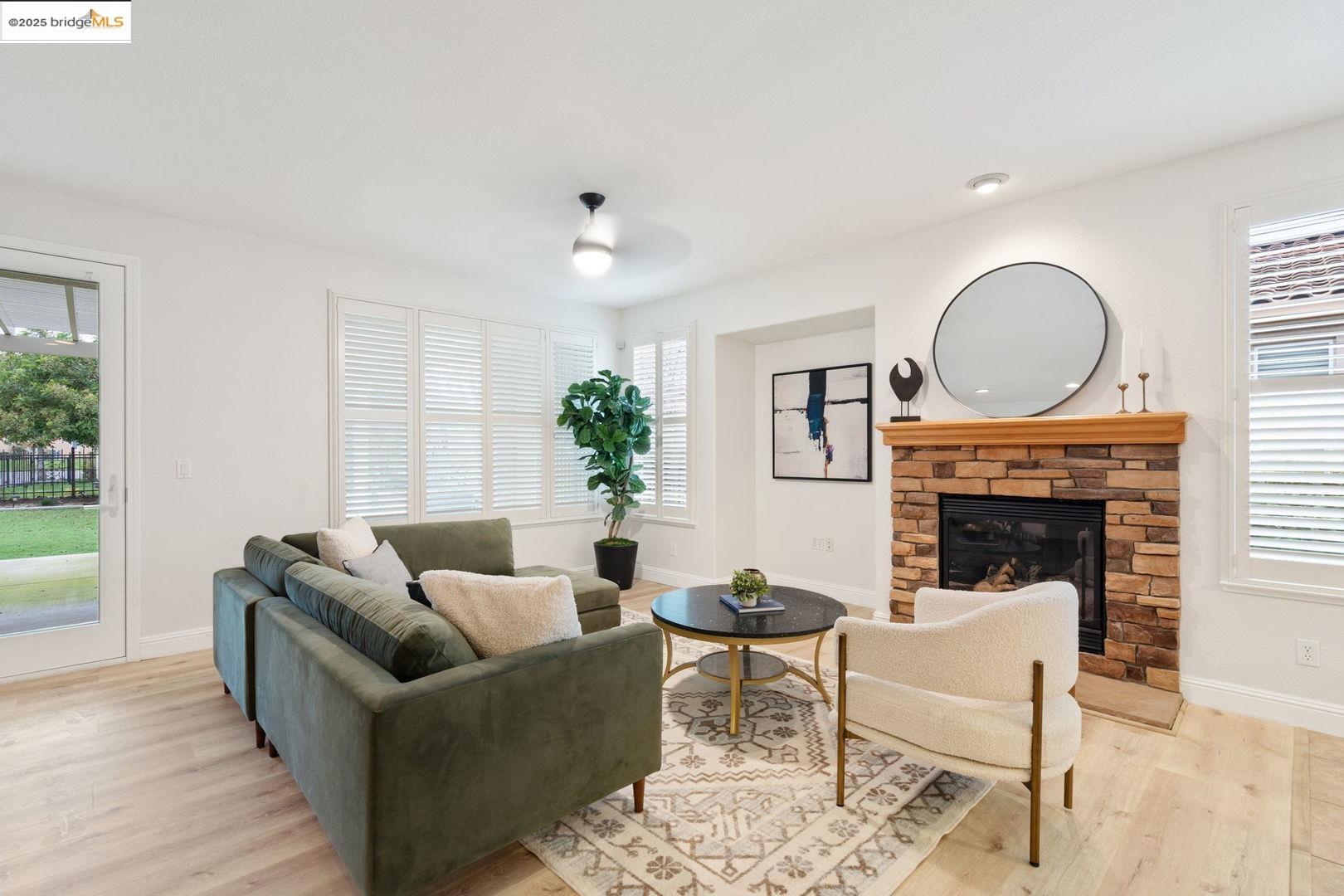 Detail Gallery Image 5 of 29 For 501 Marianna Pl, Rio Vista,  CA 94571 - 2 Beds | 2 Baths